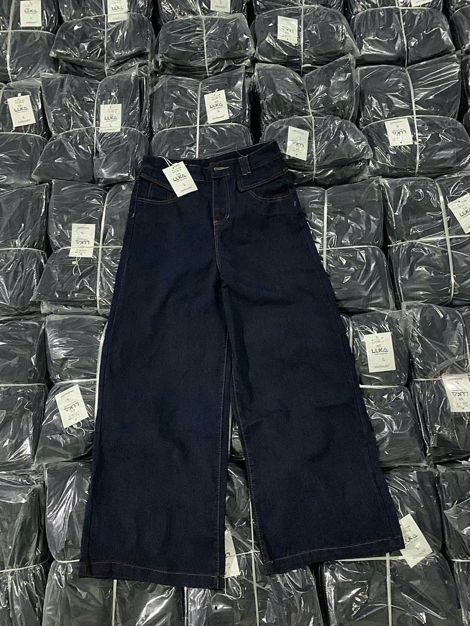 QNU546 - QUẦN JEANS SUÔNG XANH ĐẬM TÚI CHÉO