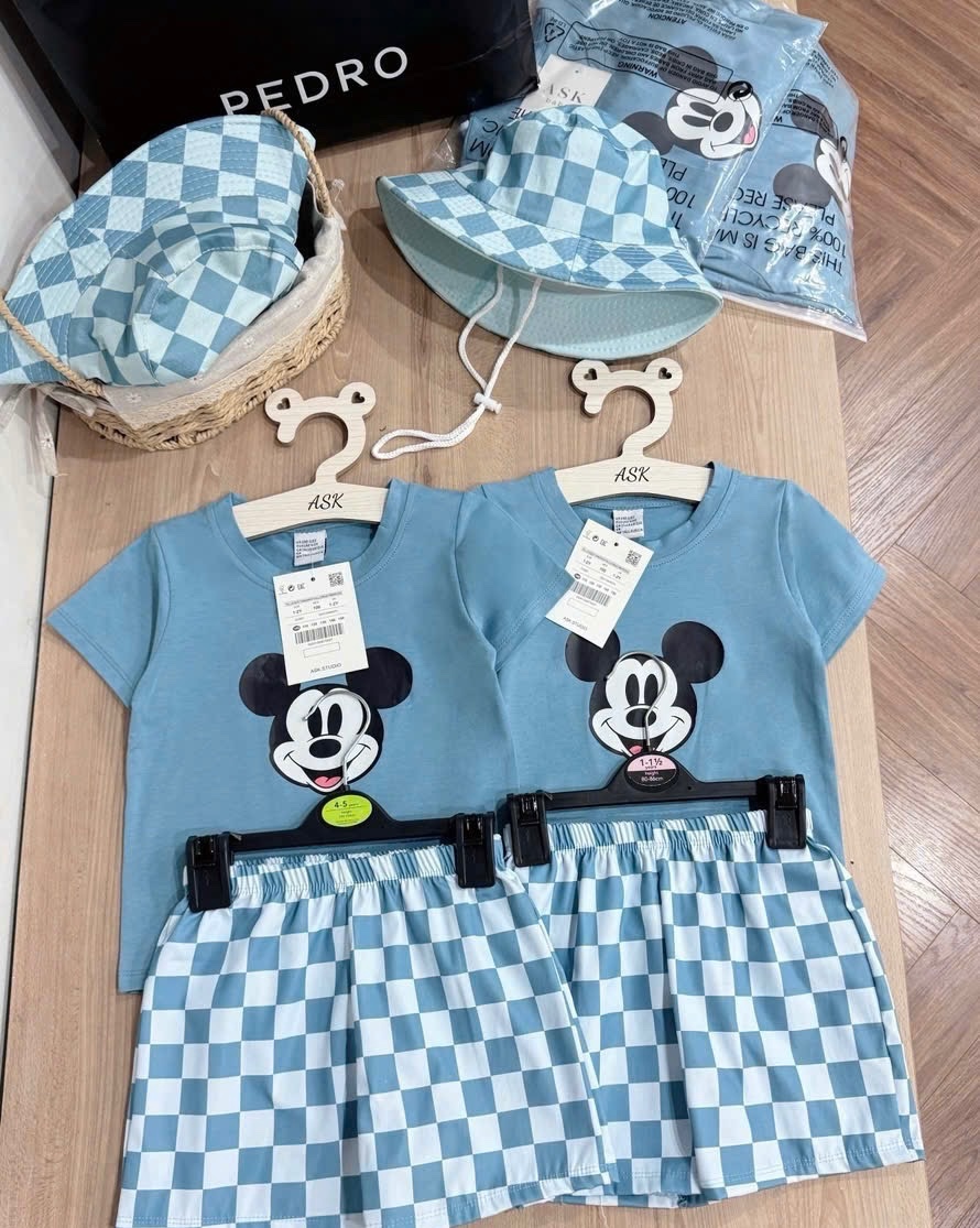 T391 - BỘ ĐÙI BÉ TRAI ÁO XANH MICKEY QUẦN CARO KÈM MŨ