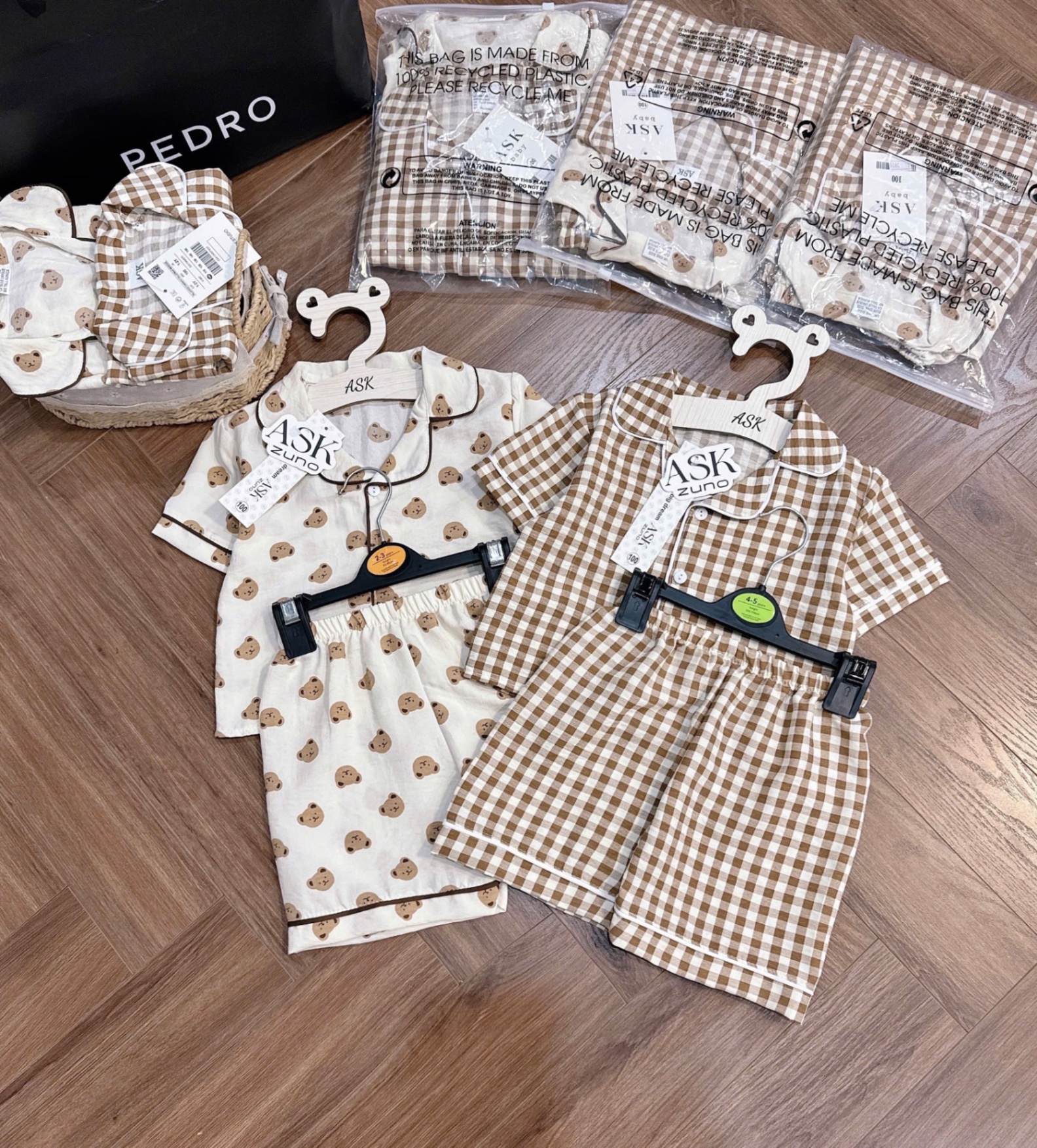 T410 - SET 2 BỘ BÉ TRAI PYJAMA GẤU KẺ nâu be