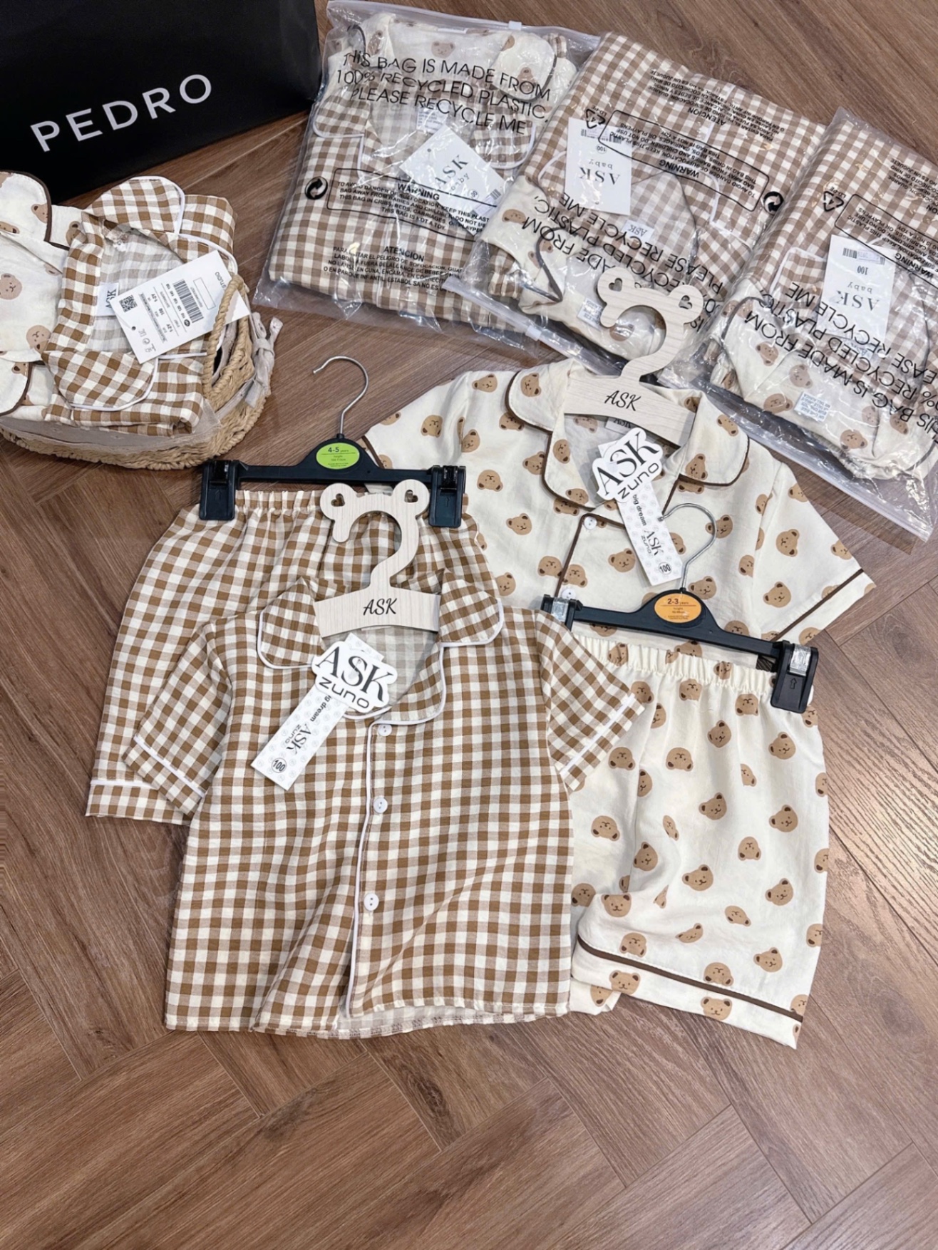 T410 - SET 2 BỘ BÉ TRAI PYJAMA GẤU KẺ nâu be