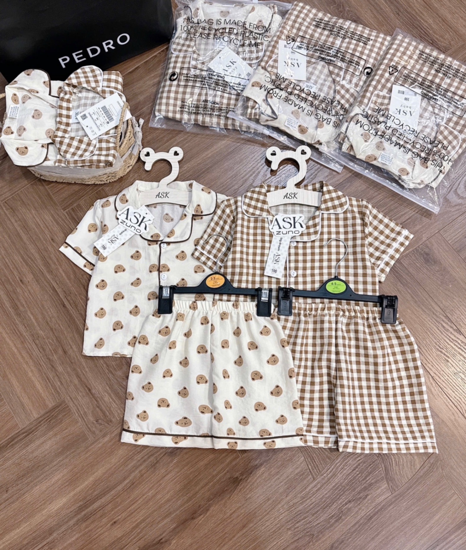 T410 - SET 2 BỘ BÉ TRAI PYJAMA GẤU KẺ nâu be