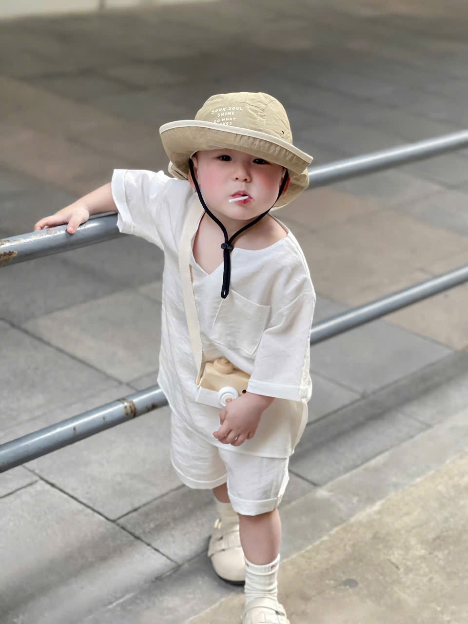 T515 - BỘ ĐÙI BÉ TRAI ĐŨI TRẮNG CỔ V
