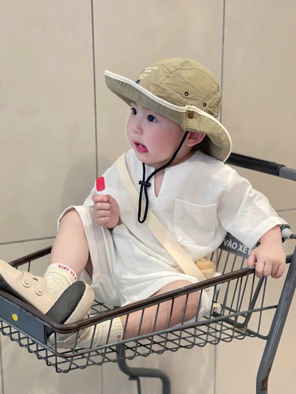 T515 - BỘ ĐÙI BÉ TRAI ĐŨI TRẮNG CỔ V