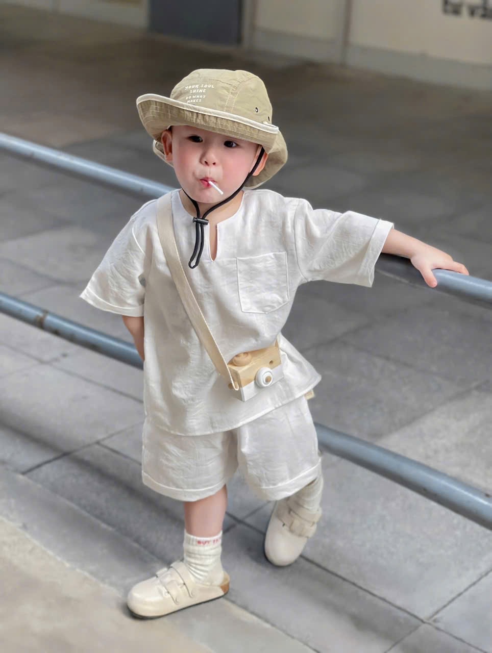 T515 - BỘ ĐÙI BÉ TRAI ĐŨI TRẮNG CỔ V