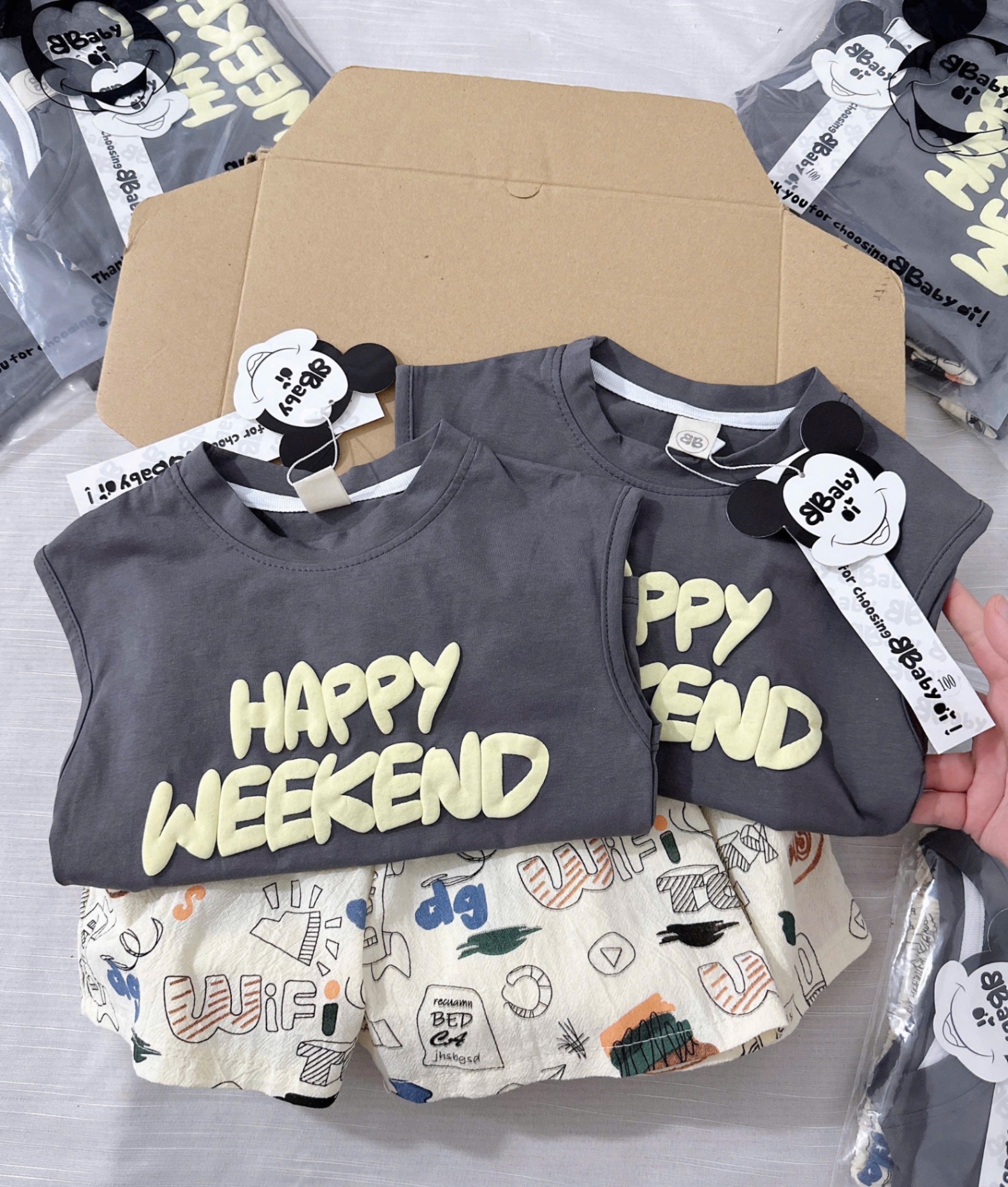 T527 - BỘ ĐÙI BÉ TRAI BA LỖ ÁO XÁM HAPPY