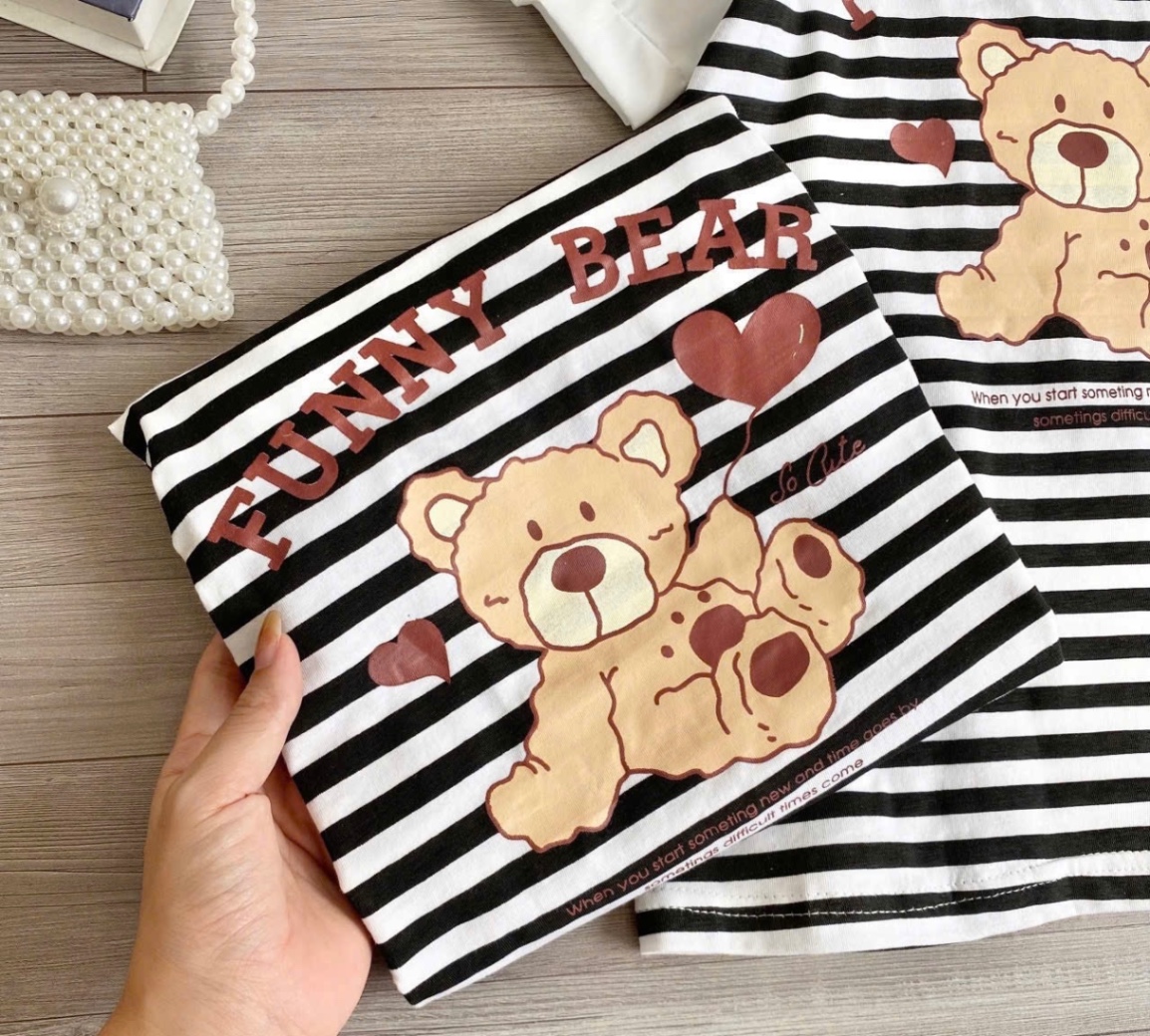 VB513 - VÁY BÉ GÁI KẺ NGANG GẤU FUNNY TAY BỒNG