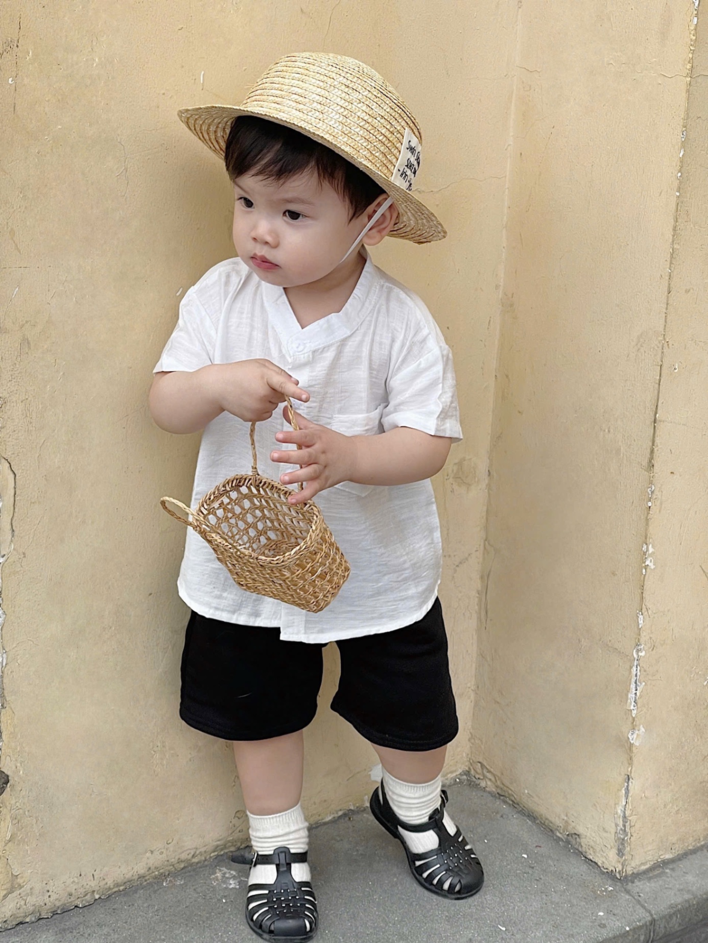 T570 - BỘ ĐÙI BÉ TRAI ÁO ĐŨI TRẮNG QUẦN ĐEN
