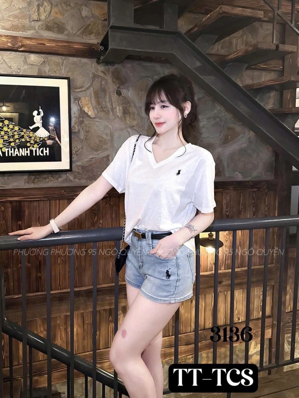 ANU187 - SET 2 ÁO THUN NỮ ĐEN TRẮNG CỔ TIM KỊ SĨ