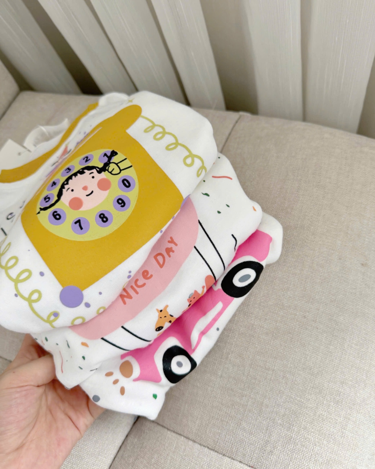 AB706 - SET 3 ÁO BÉ GÁI CỘC TRẮNG CỔ VIỀN miss you