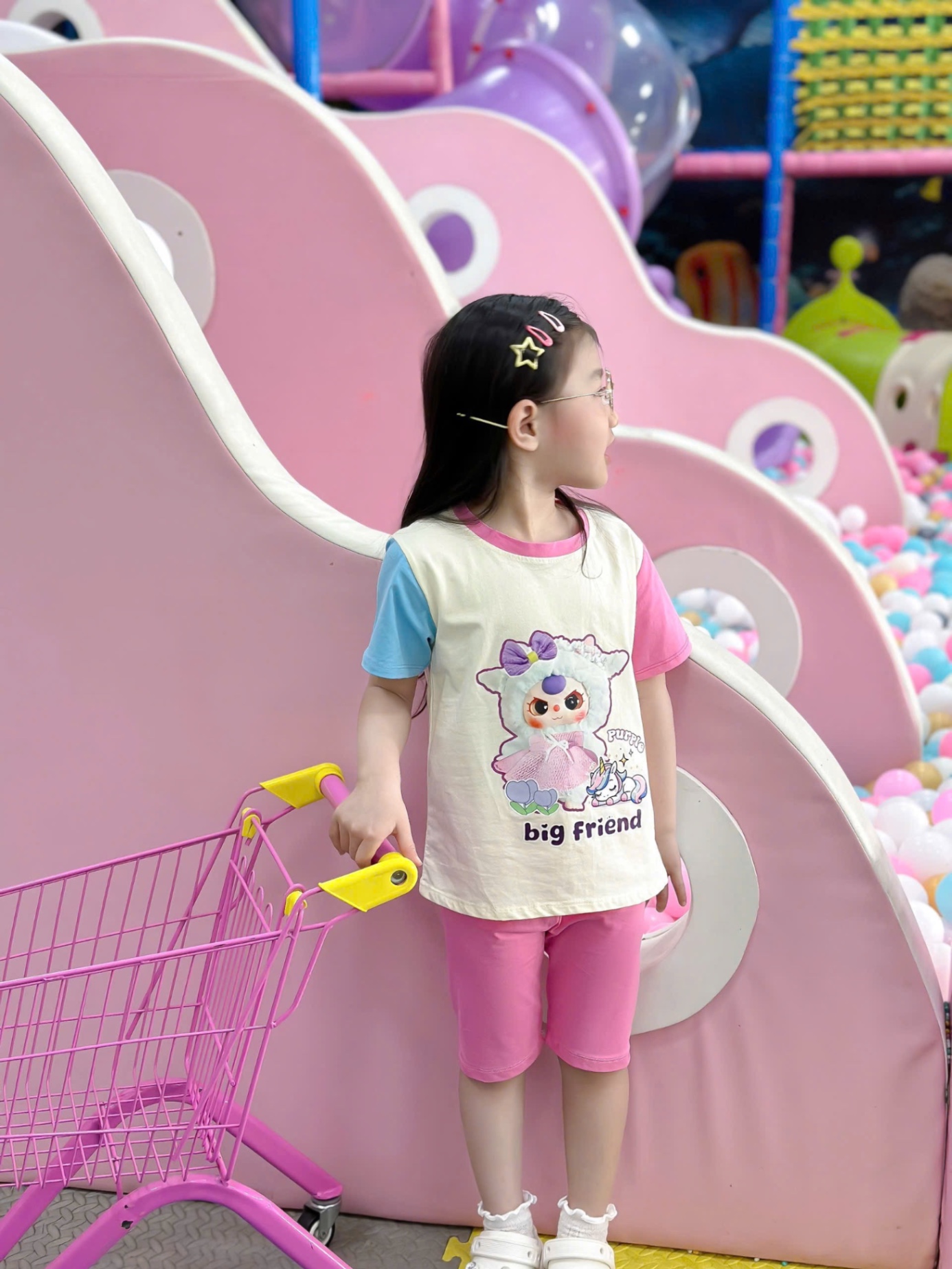 G533 - SET 2 BỘ ĐÙI BÉ GÁI BABY3 big friend BE PHỐI TAY