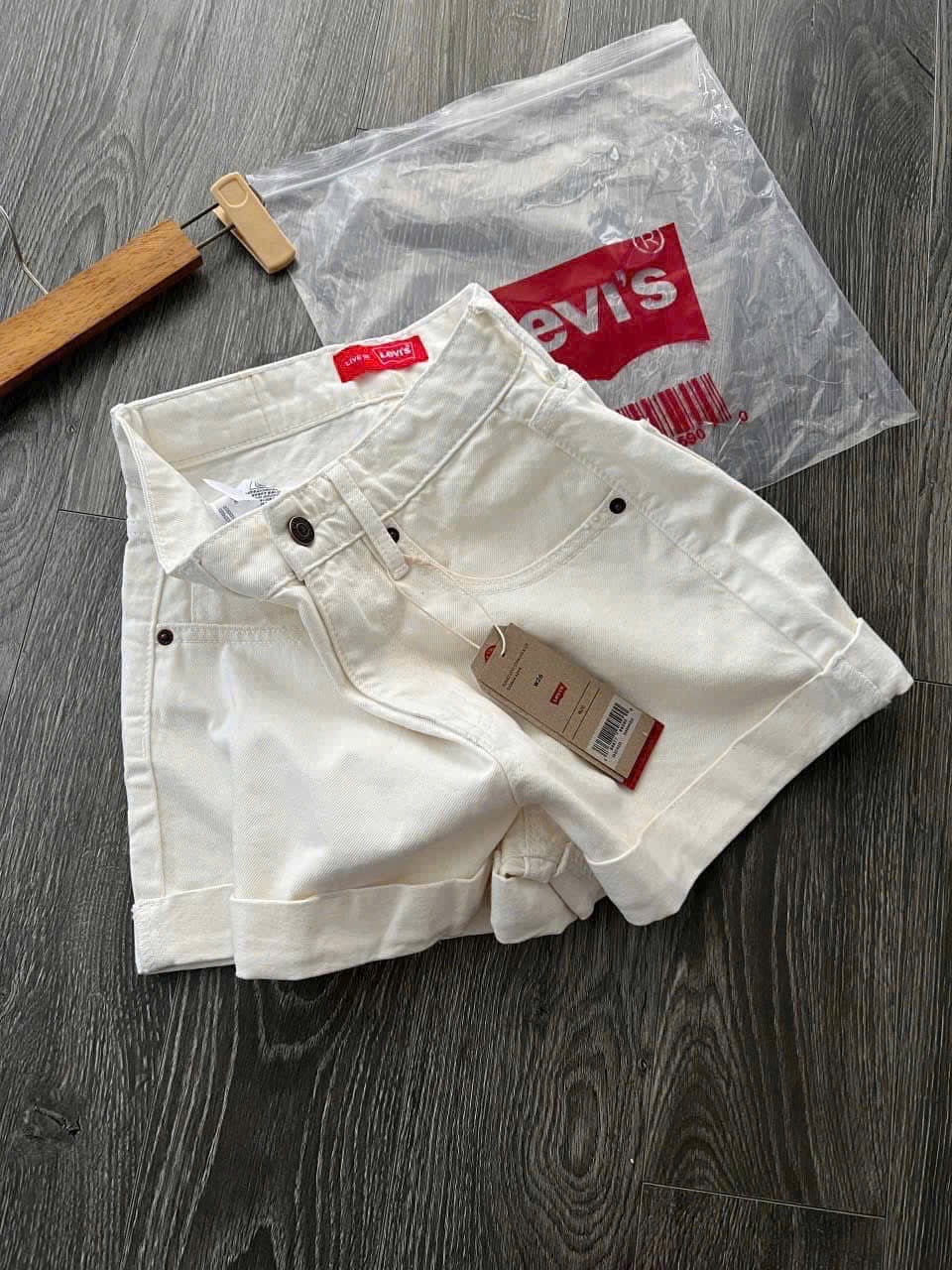 QNU576 - QUẦN SHORT JEANS TRẮNG LEVIS XUẤT DƯ