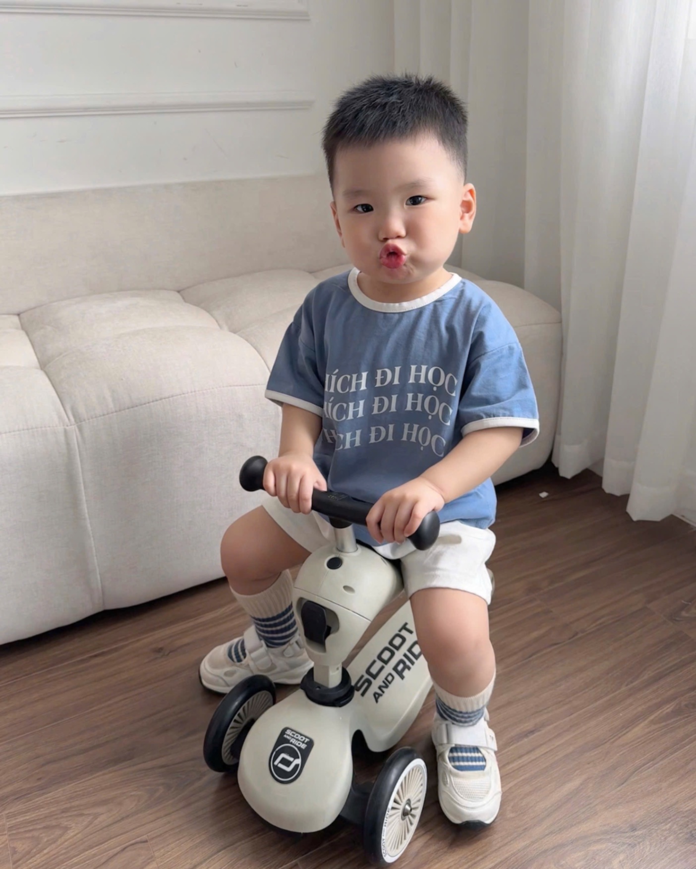 G531 - BỘ ĐÙI BÉ TRAI GÁI THÍCH ĐI HỌC