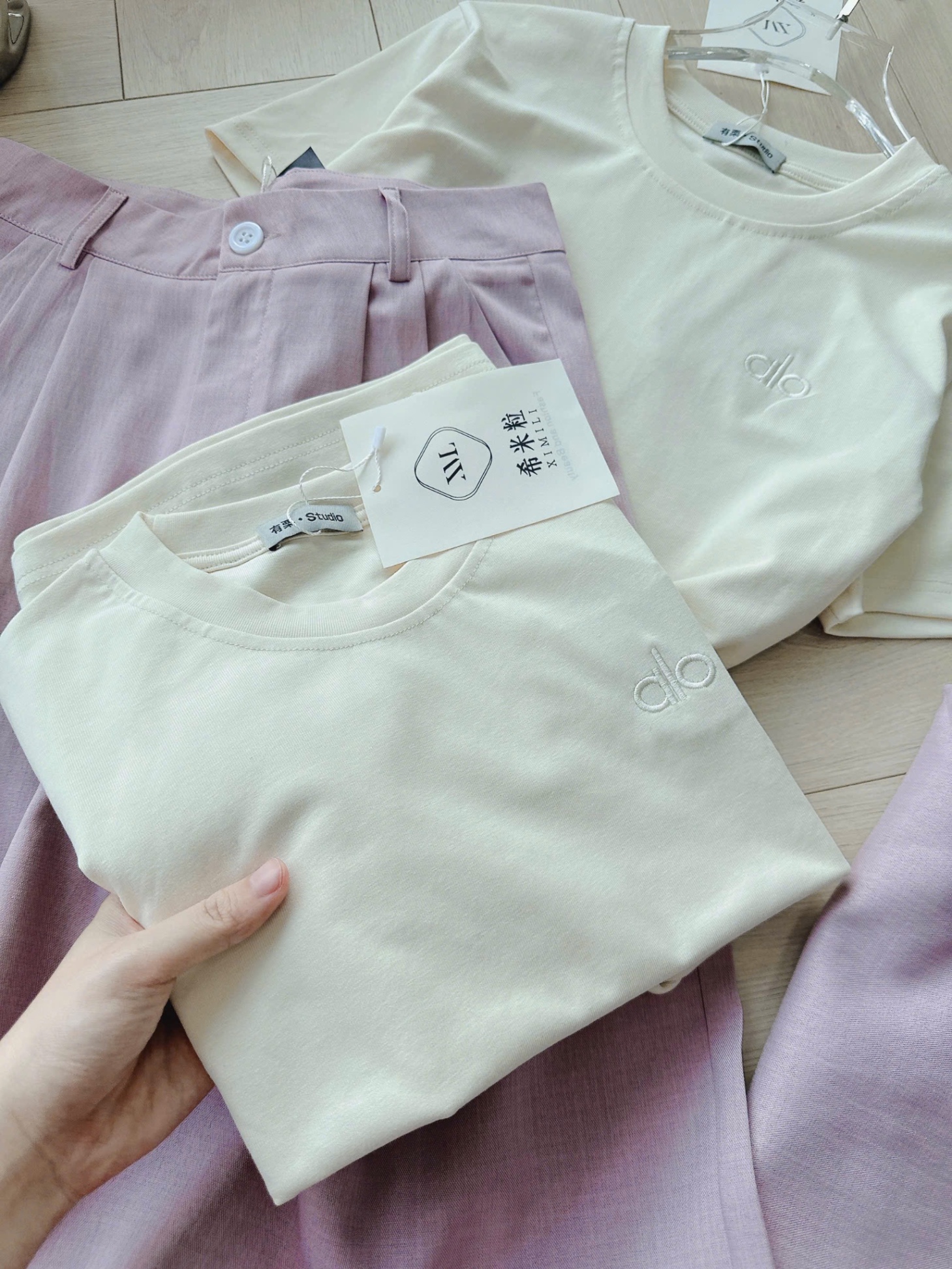 S906 - SET ÁO TRẮNG alo QUẦN SUÔNG TÍM 2 LI