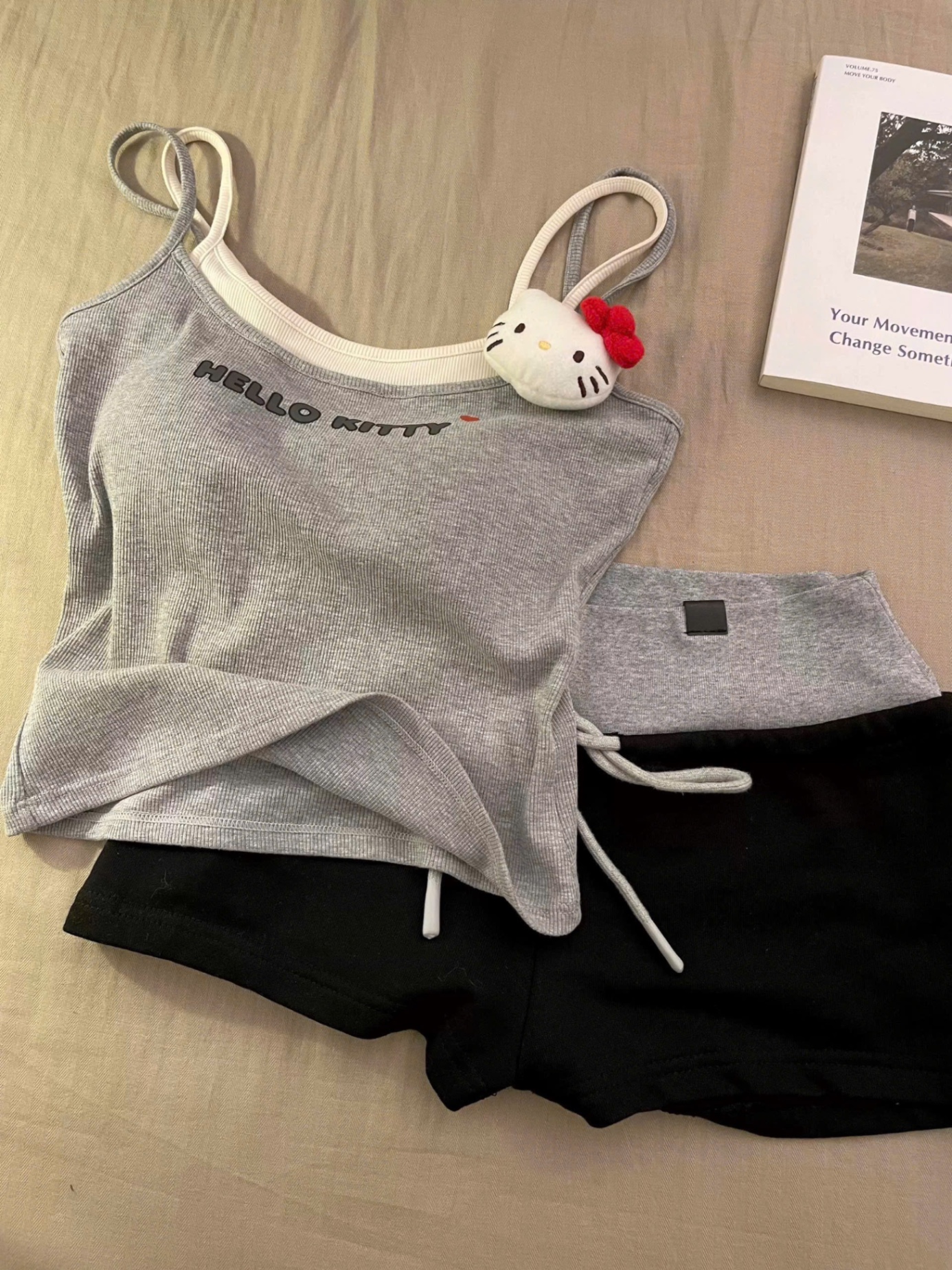 S907 - SET LEN TĂM 2S XÁM PHỐI BE HELLO KITTY