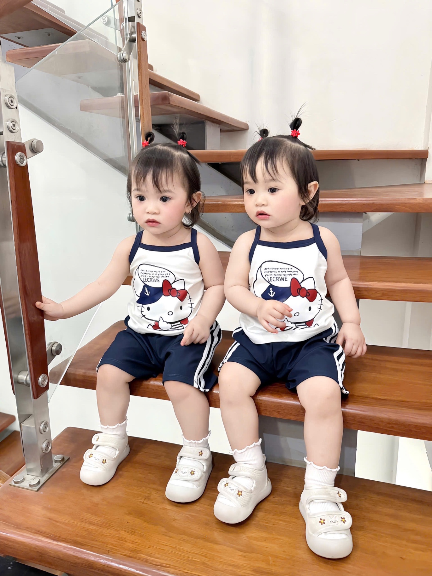 G553 - BỘ BÉ GÁI 2S KITTY TRẮNG QUẦN THAN