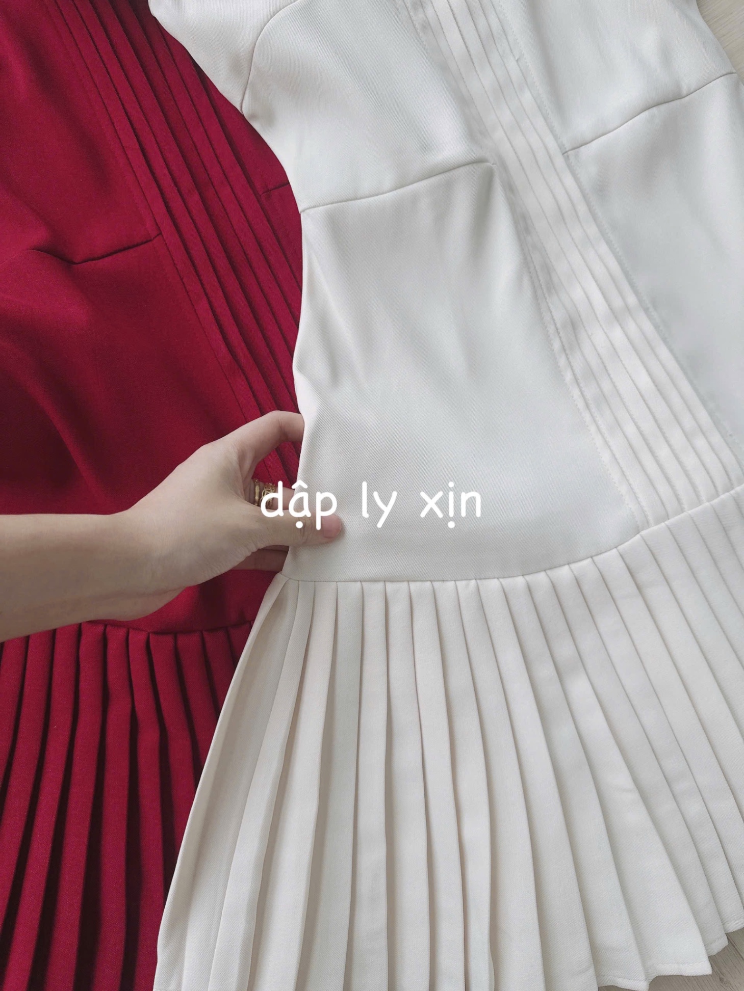 V460 - VÁY CỔ SEN DẬP LI CÚC BỌC