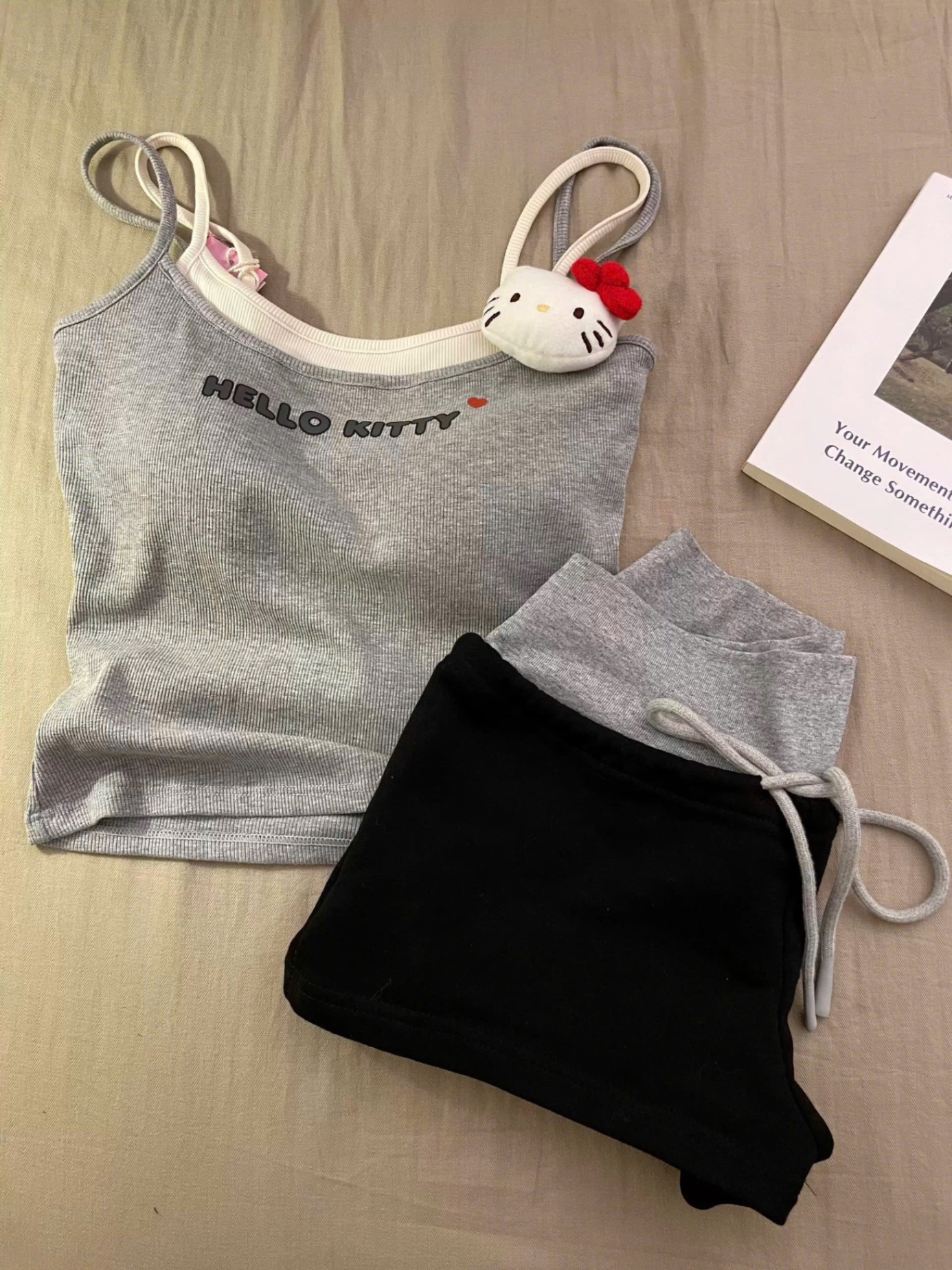 S907 - SET LEN TĂM 2S XÁM PHỐI BE HELLO KITTY