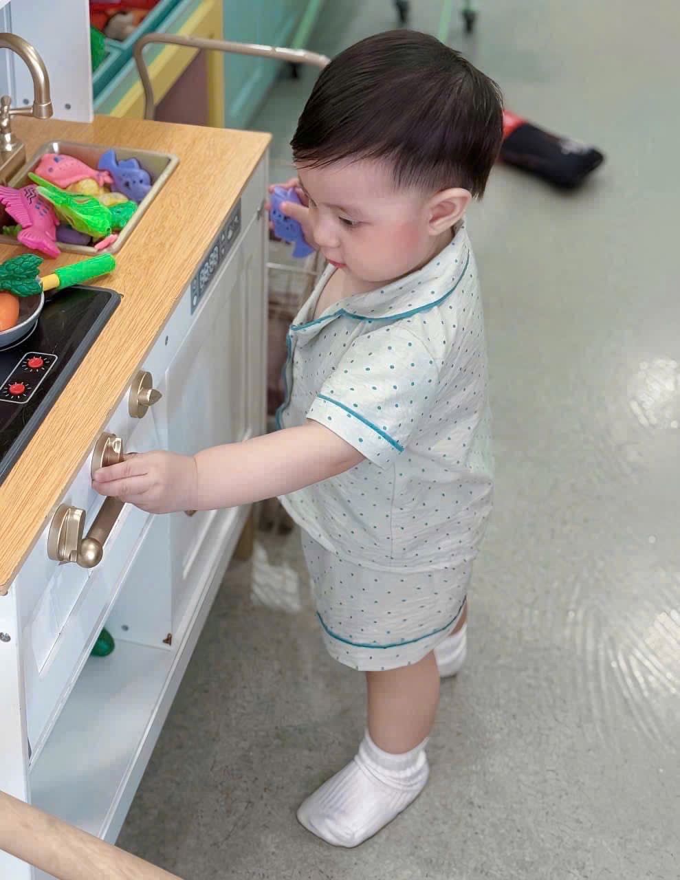 G556 - BỘ PYJAMA BÉ TRAI GÁI CHẤM BI VIỀN
