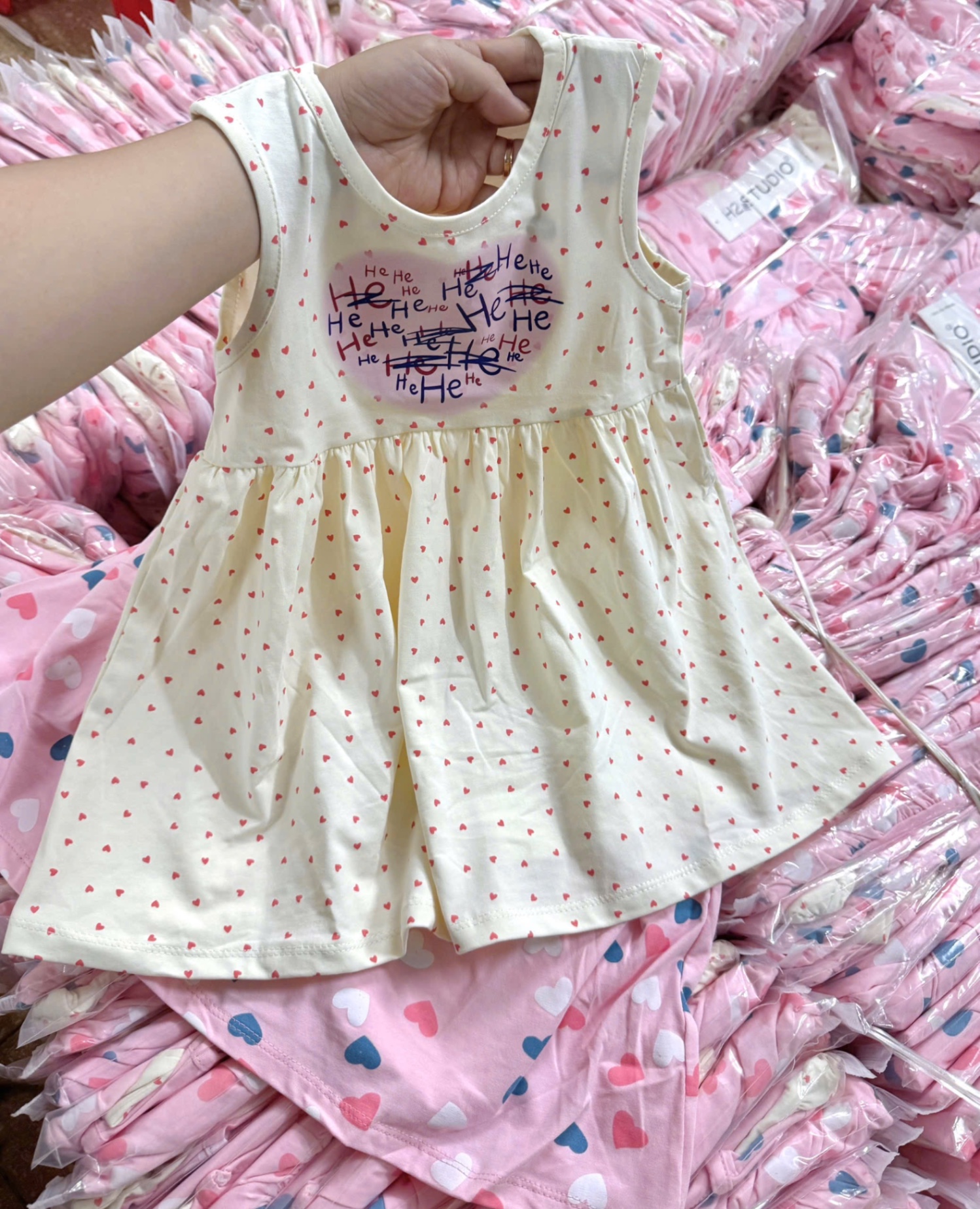 VB524 - SET 2 VÁY BÉ GÁI HEHE hồng be SÁT NÁCH