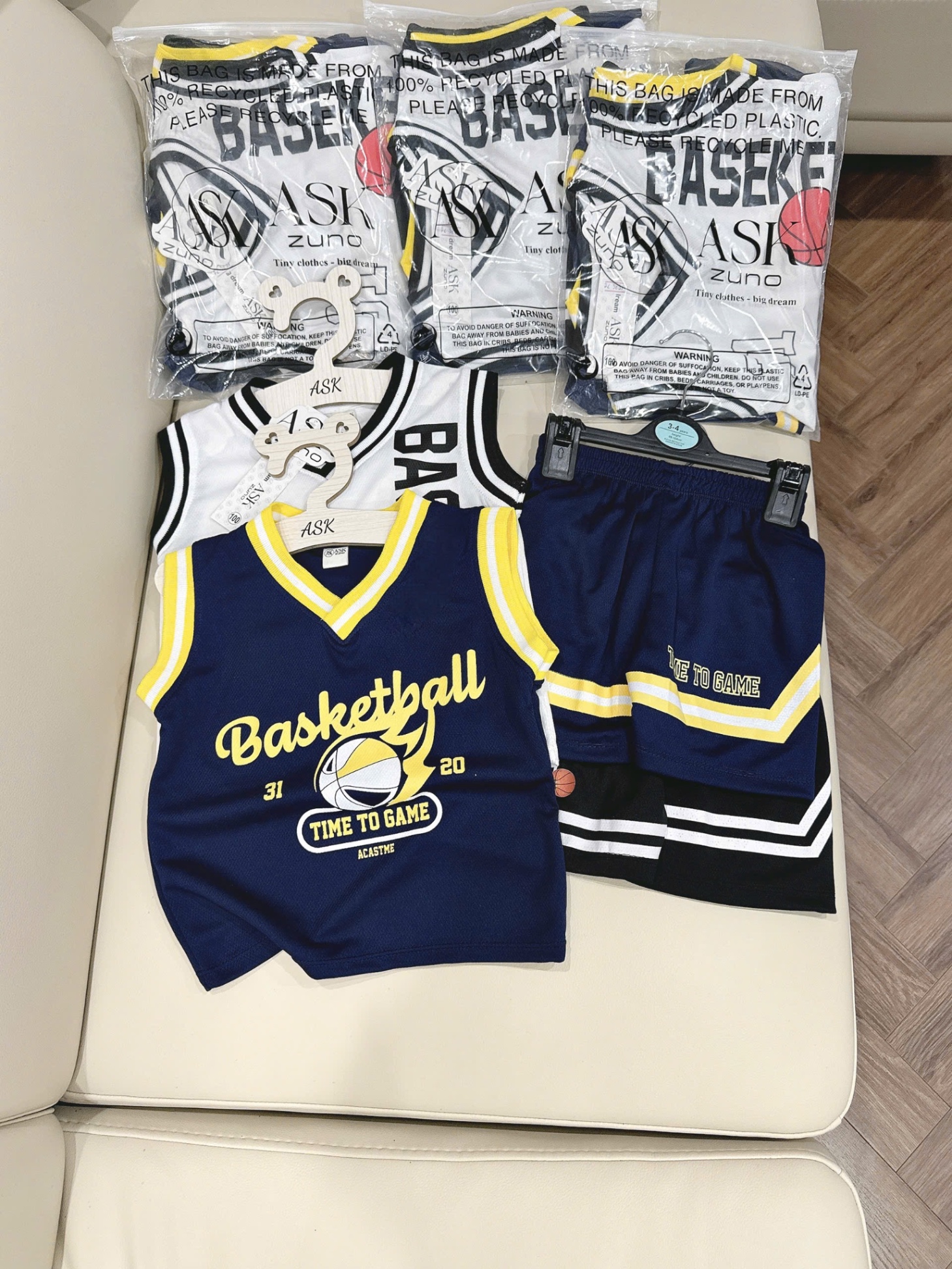T589 - SET 2 BỘ ĐÙI BÉ TRAI BÓNG RỔ Basketball than trắng