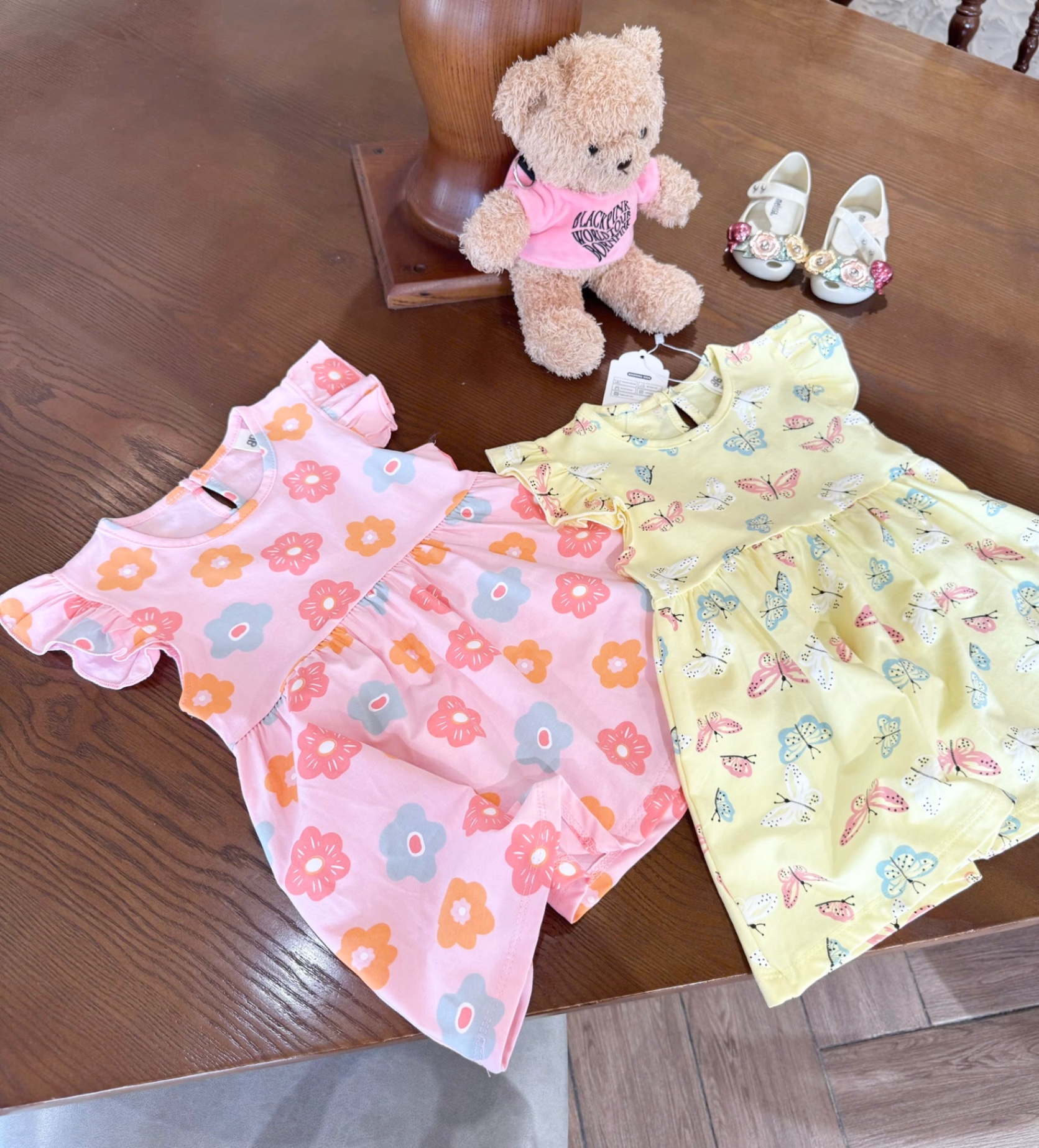 VB525 - SET 2 VÁY BÉ GÁI HOA BƯỚM CÁNH TIÊN vàng hồng