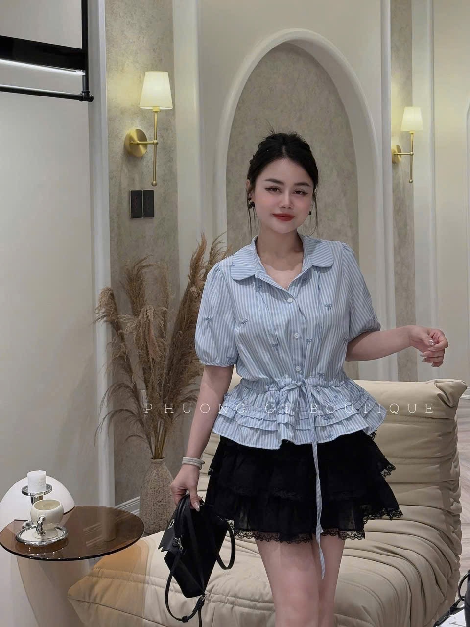 ANU198 - ÁO SƠ MI NỮ XANH SỌC CỔ SEN NƠ BÈO GẤU