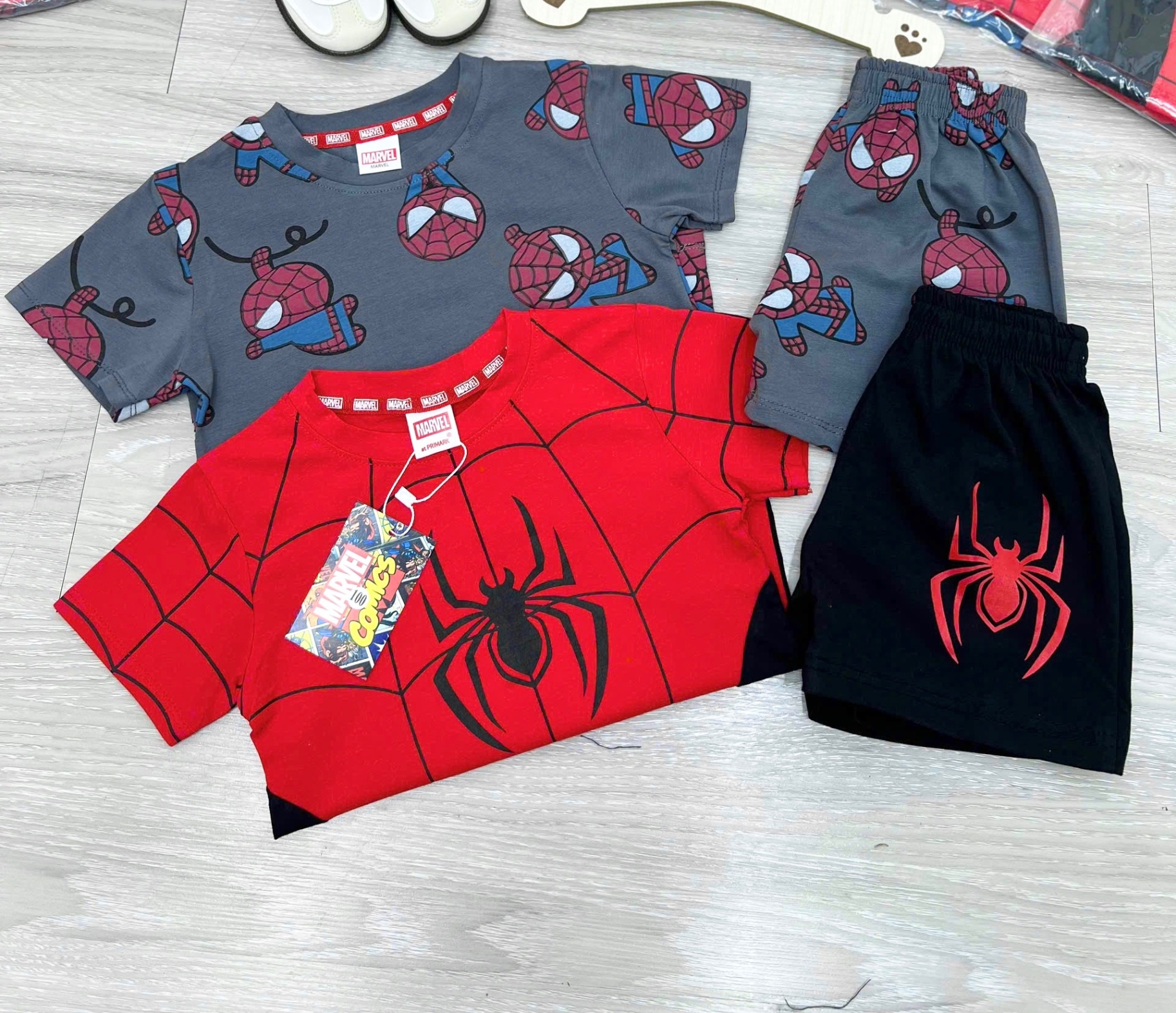 T595 - SET 2 BỘ ĐÙI BÉ TRAI NHỆN xám đậm đỏ