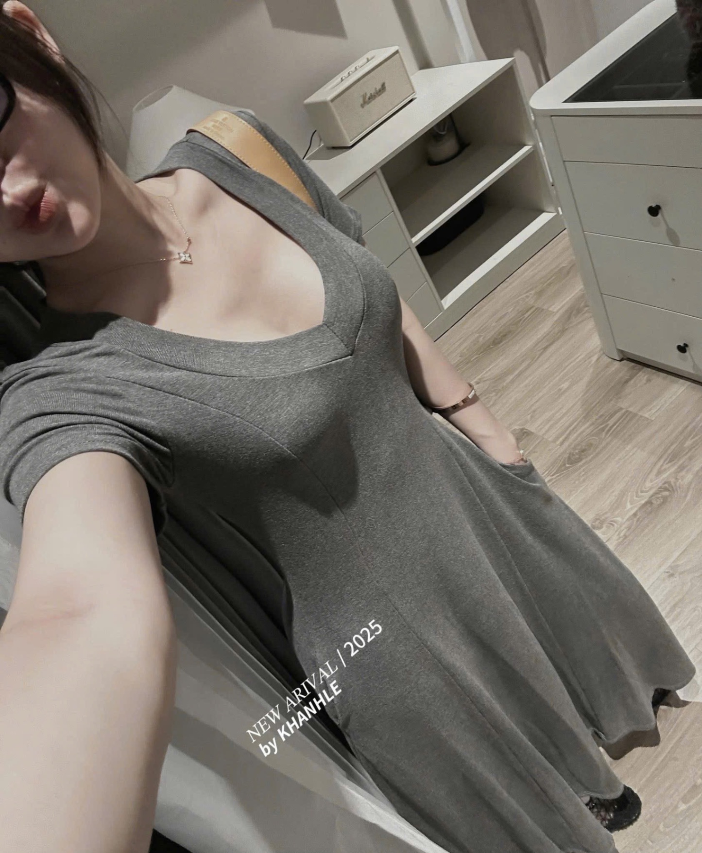 V465 - VÁY ZIP DÁNG DÀI CỔ TIM TRƠN M5230
