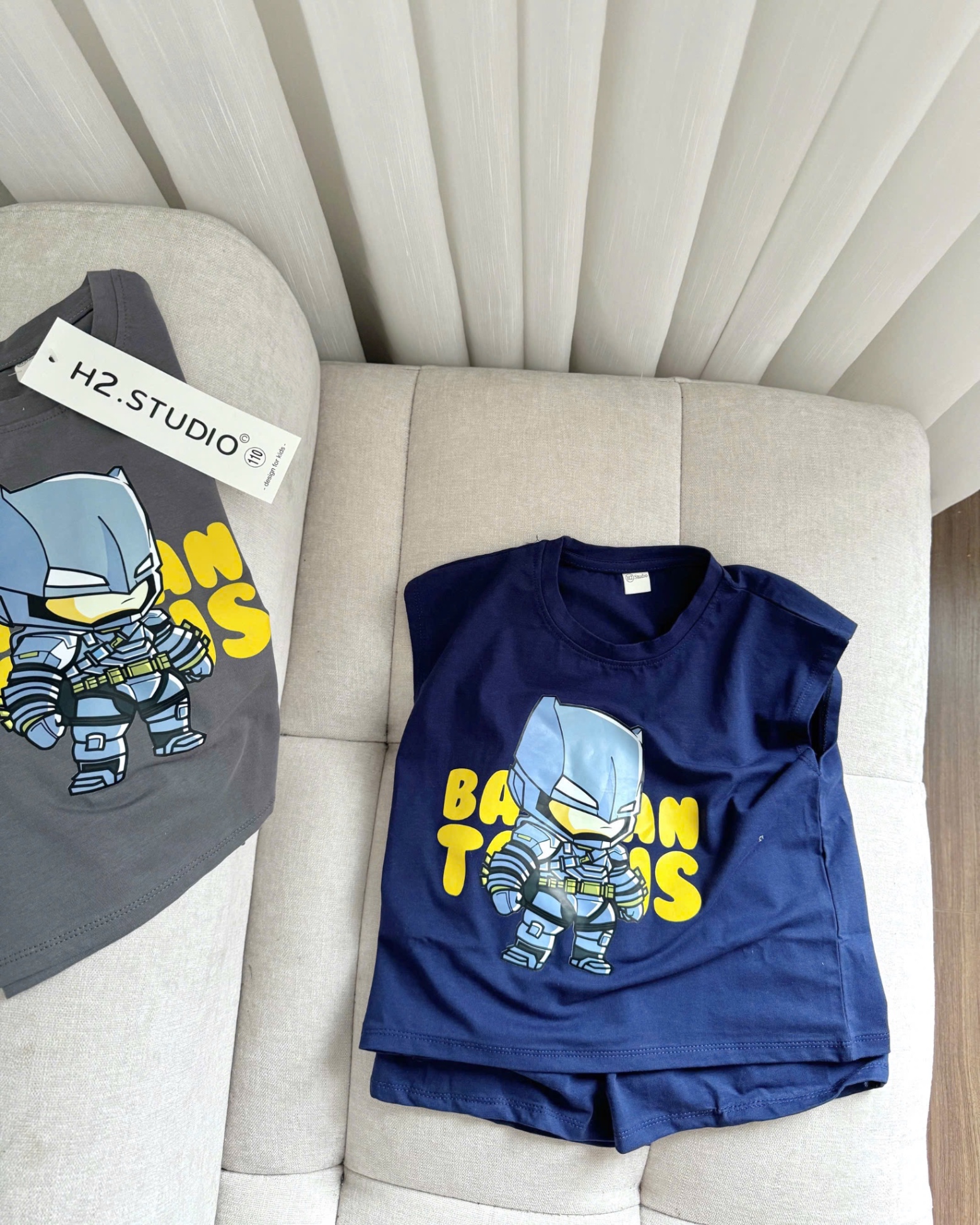 T610 - SET 2 BỘ ĐÙI BÉ TRAI BA LỖ BATMAN than xám