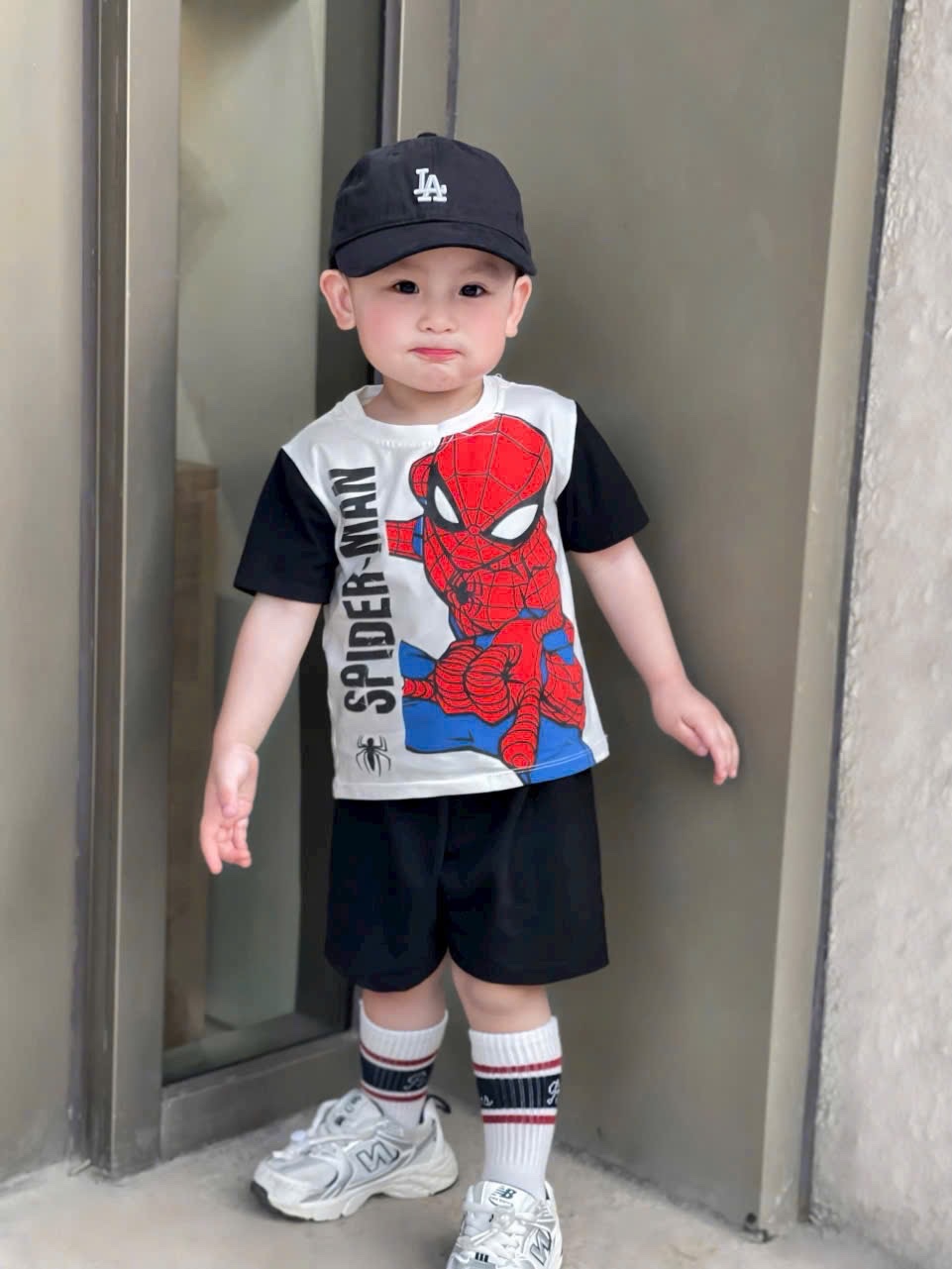 T630 - BỘ ĐÙI BÉ TRAI ÁO TRẮNG TAY ĐEN SPIDERMAN