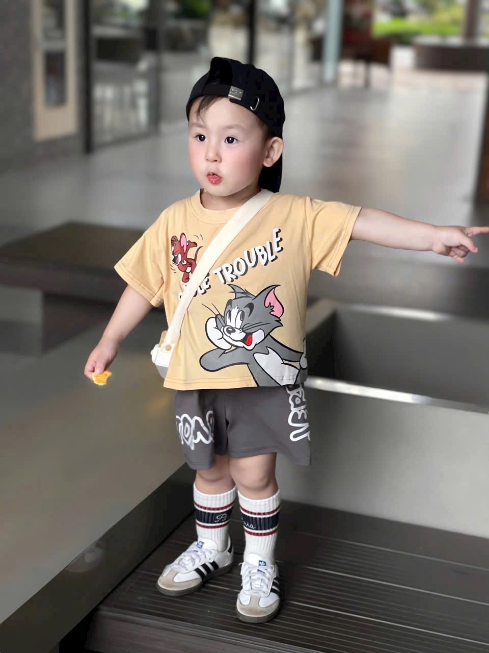 T629 - BỘ ĐÙI BÉ TRAI ÁO BE TOM JERRY TROUBLE QUẦN XÁM
