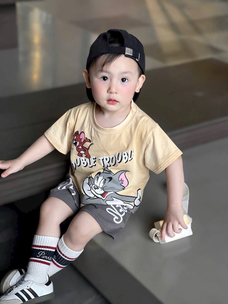 T629 - BỘ ĐÙI BÉ TRAI ÁO BE TOM JERRY TROUBLE QUẦN XÁM