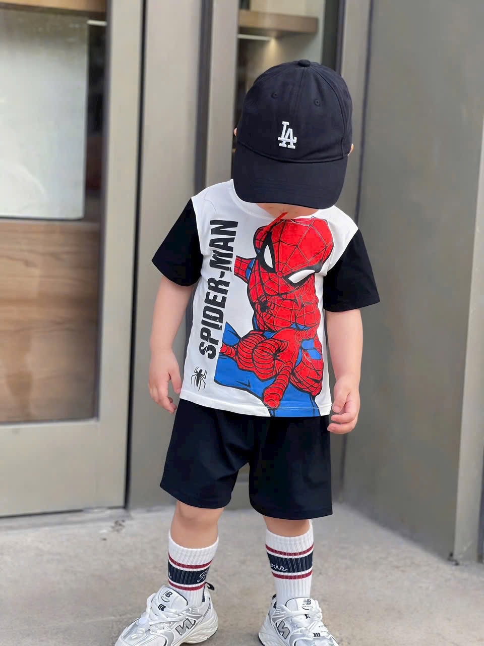 T630 - BỘ ĐÙI BÉ TRAI ÁO TRẮNG TAY ĐEN SPIDERMAN