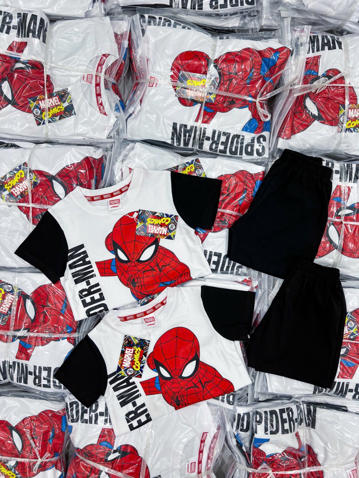 T630 - BỘ ĐÙI BÉ TRAI ÁO TRẮNG TAY ĐEN SPIDERMAN
