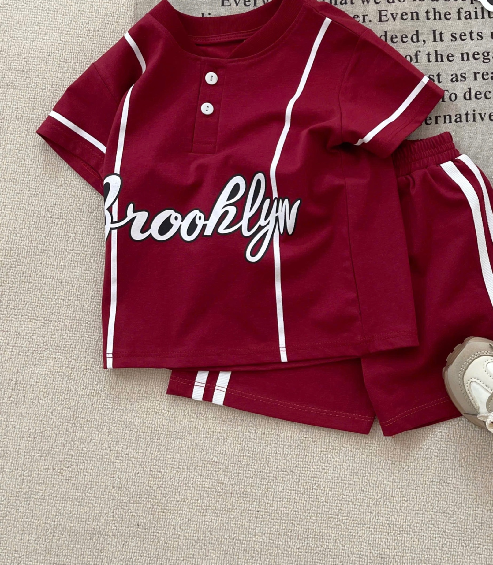 T632 - BỘ ĐÙI BÉ TRAI CỔ CÚC ĐỎ ĐÔ Brooklyn