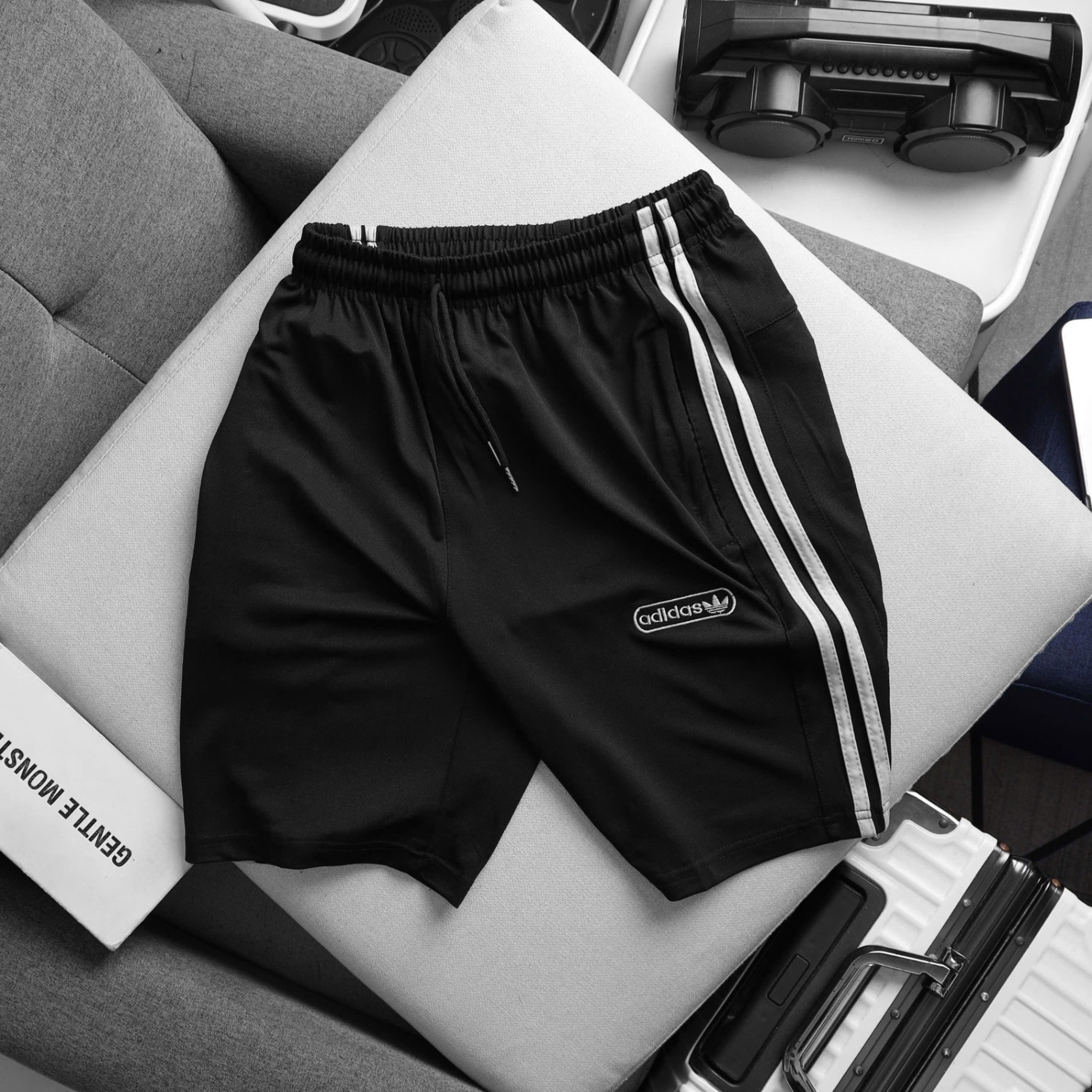 B273 - BỘ ĐÙI NAM CỔ TRÒN VẢI CÁ SẤU ADIDAS SỌC VAI
