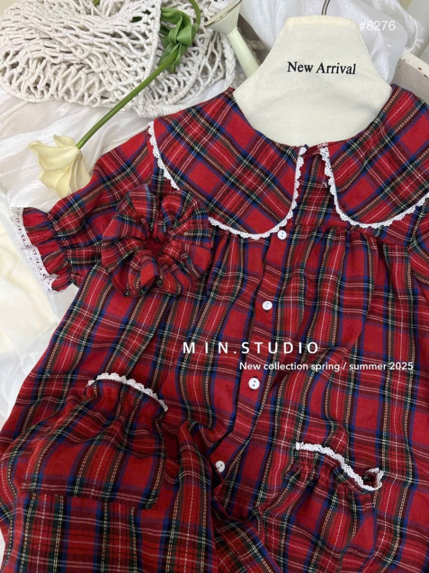 S945 - BỘ ĐÙI NỮ KẺ CARO ĐỎ ĐEN CỔ SEN VIỀN REN