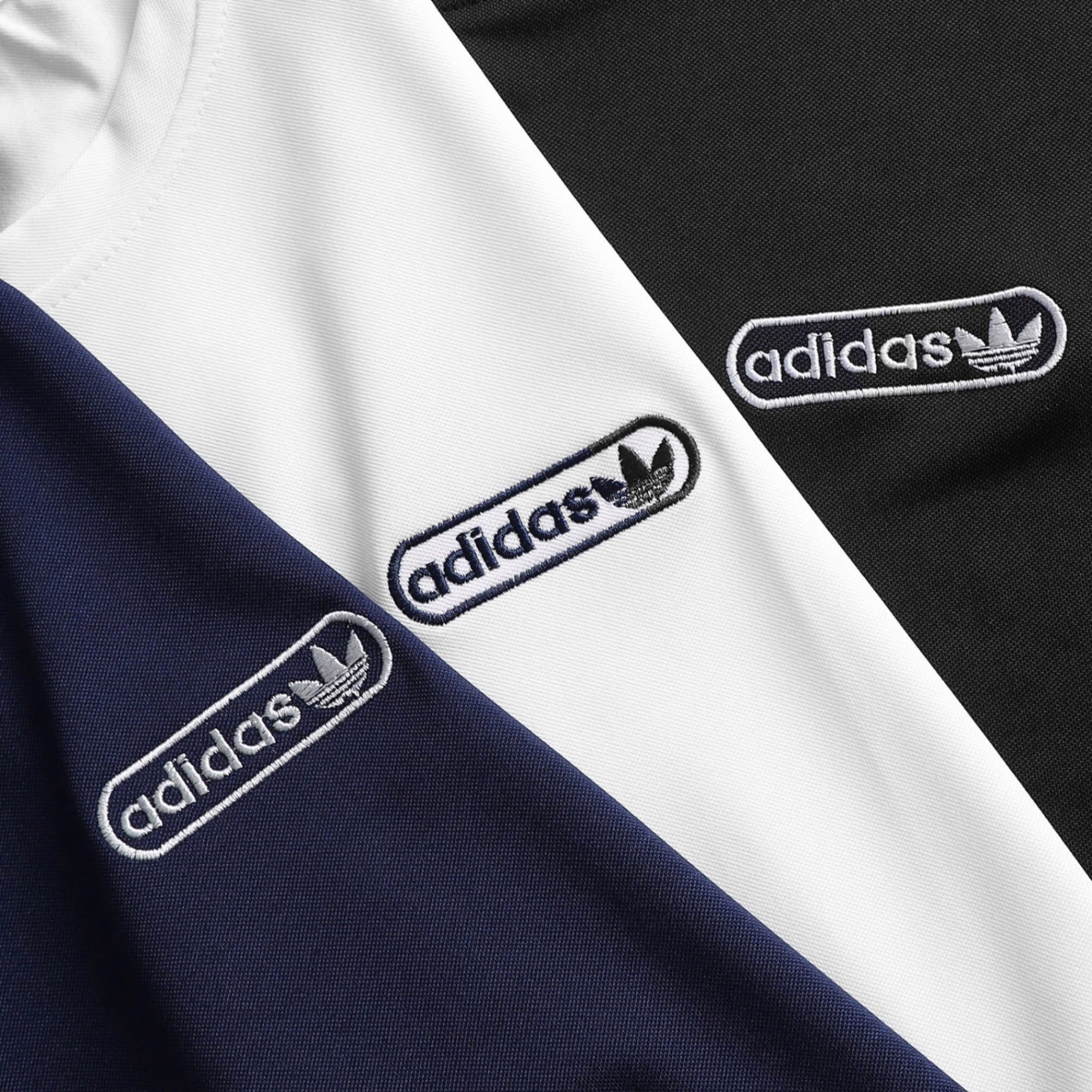 B273 - BỘ ĐÙI NAM CỔ TRÒN VẢI CÁ SẤU ADIDAS SỌC VAI