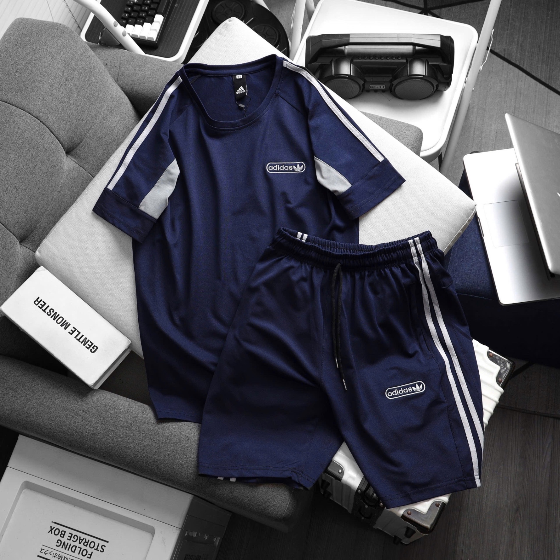 B273 - BỘ ĐÙI NAM CỔ TRÒN VẢI CÁ SẤU ADIDAS SỌC VAI