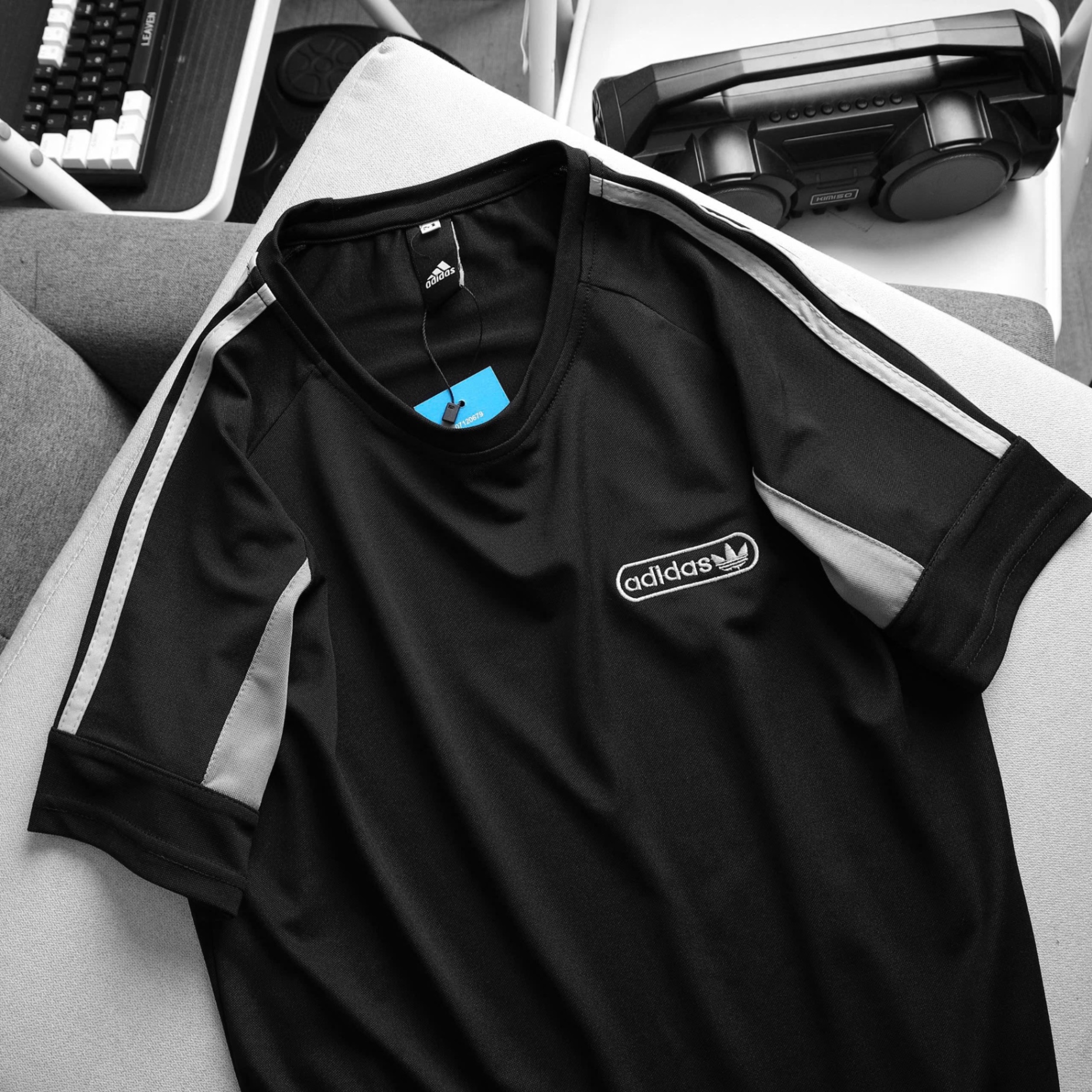B273 - BỘ ĐÙI NAM CỔ TRÒN VẢI CÁ SẤU ADIDAS SỌC VAI