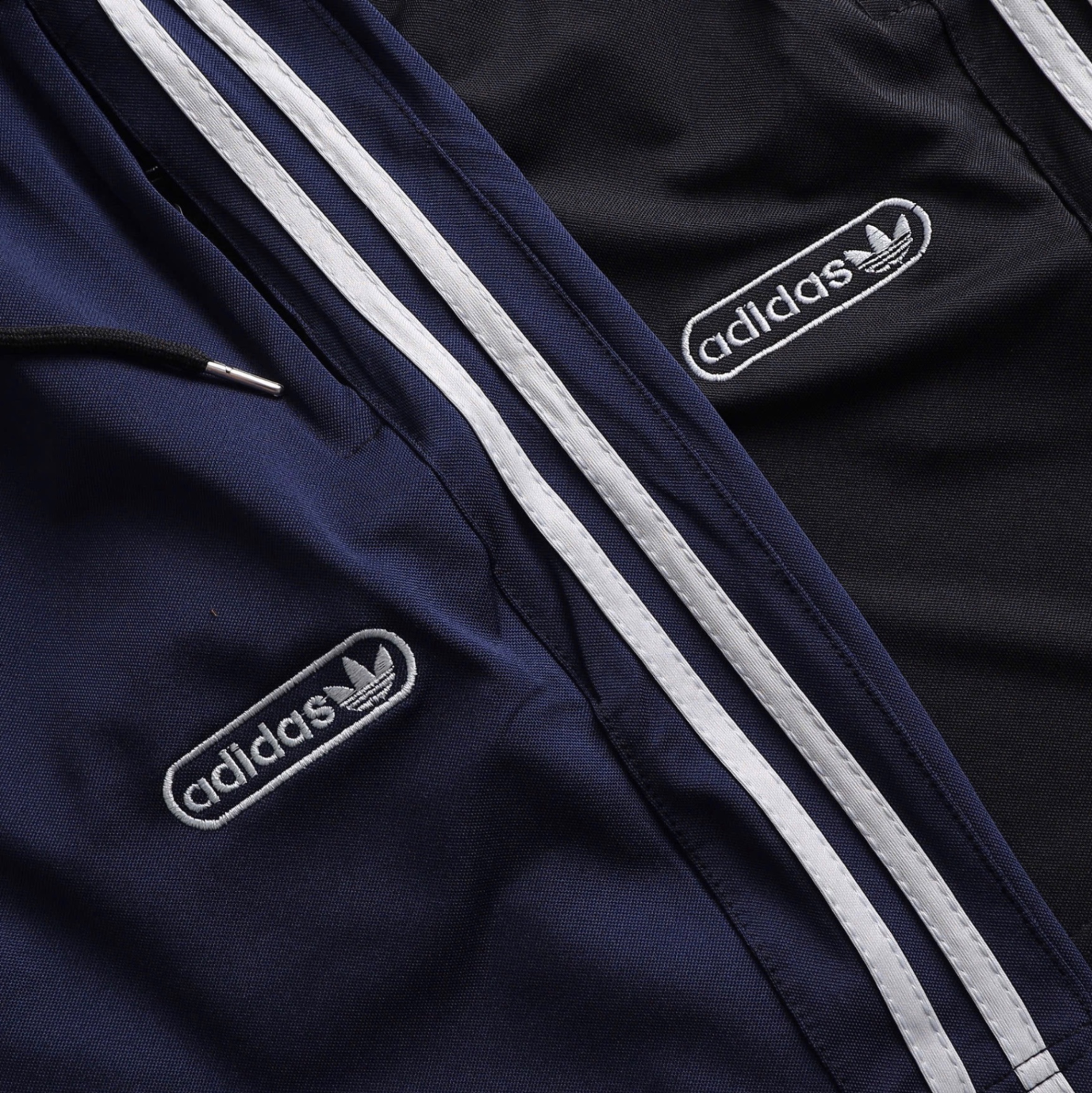 B273 - BỘ ĐÙI NAM CỔ TRÒN VẢI CÁ SẤU ADIDAS SỌC VAI