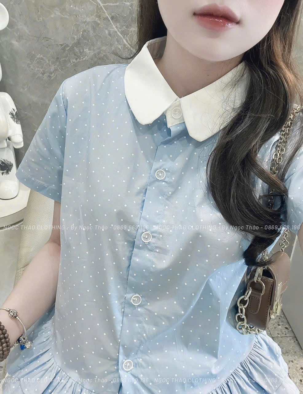 ANU208 - ÁO SƠ MI NỮ XANH CHẤM BI BÈO GẤU CỔ TRẮNG