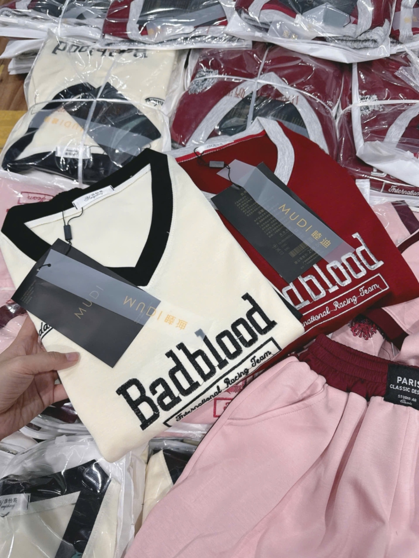 S953 - BỘ ĐÙI NỮ CỔ TIM Badblood