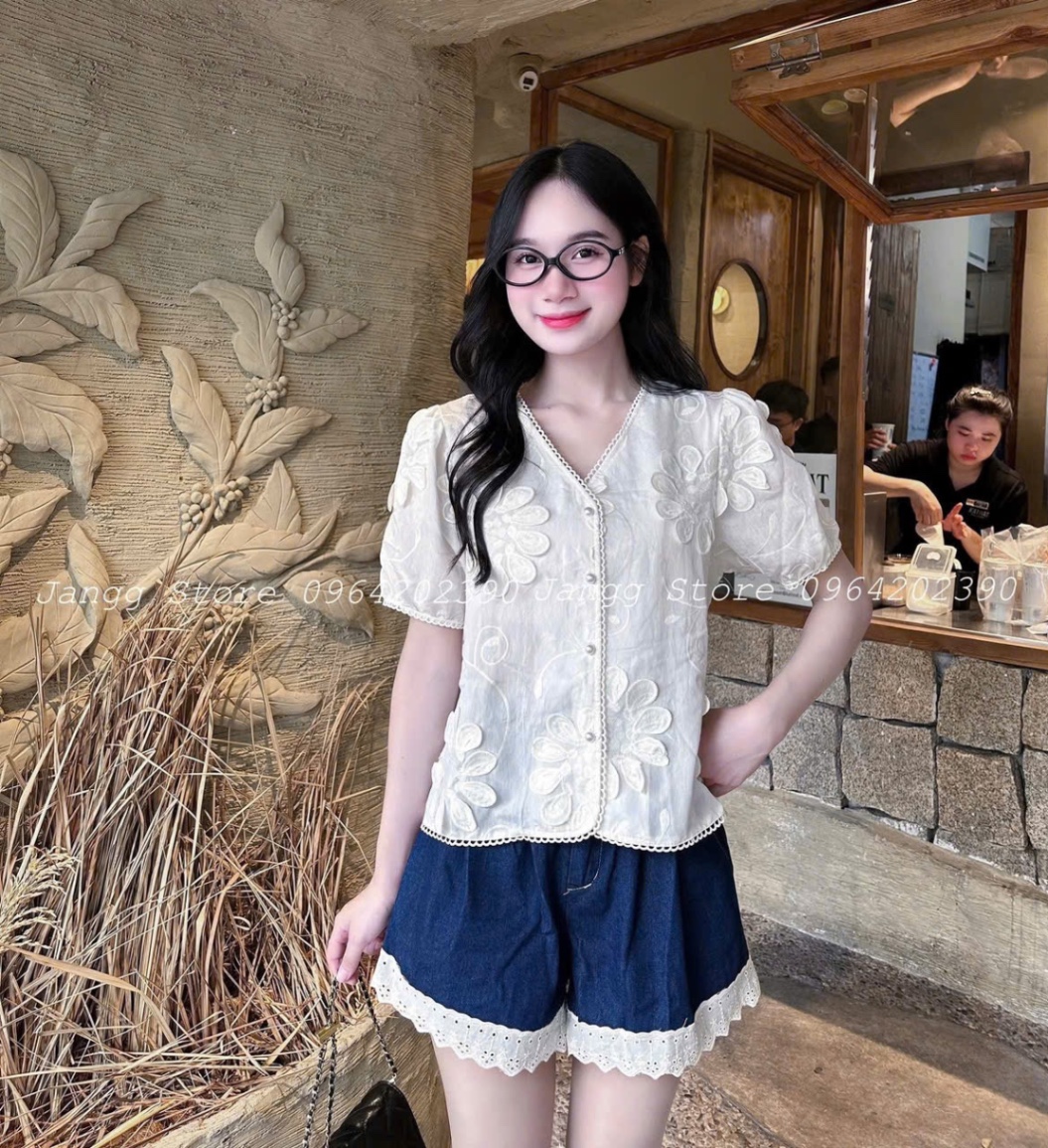ANU214 - ÁO REN BE THÊU HOA TO 3D NỔI QC