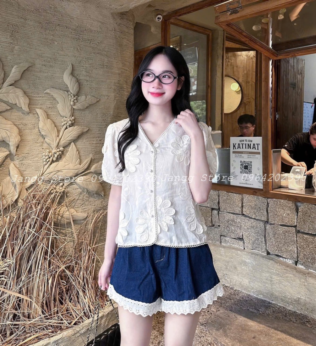 ANU214 - ÁO REN BE THÊU HOA TO 3D NỔI QC
