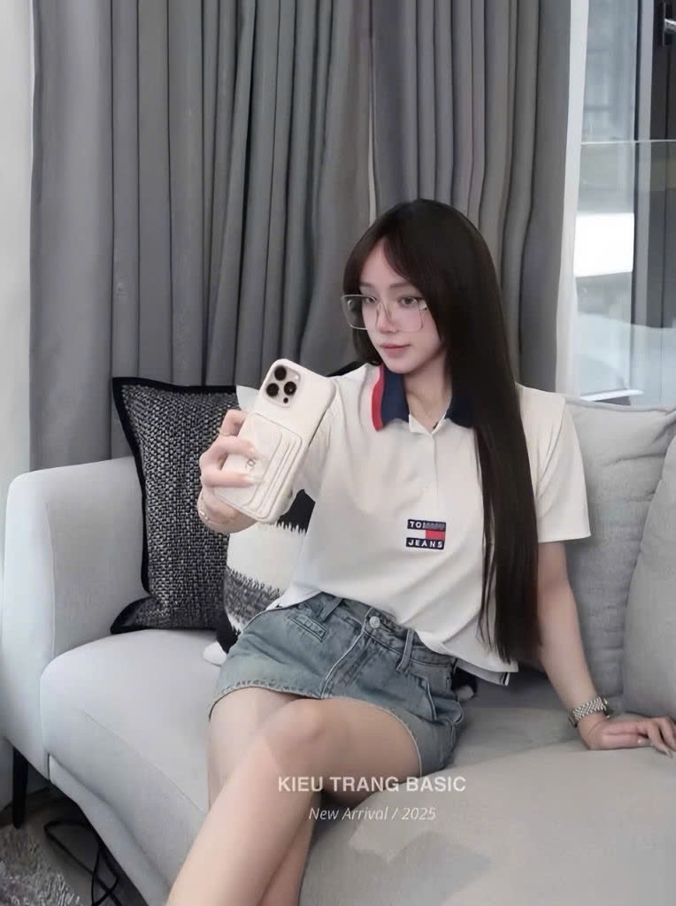 ANU217 - ÁO POLO NỮ TRẮNG TOMMY JEANS CỔ THAN ĐỎ