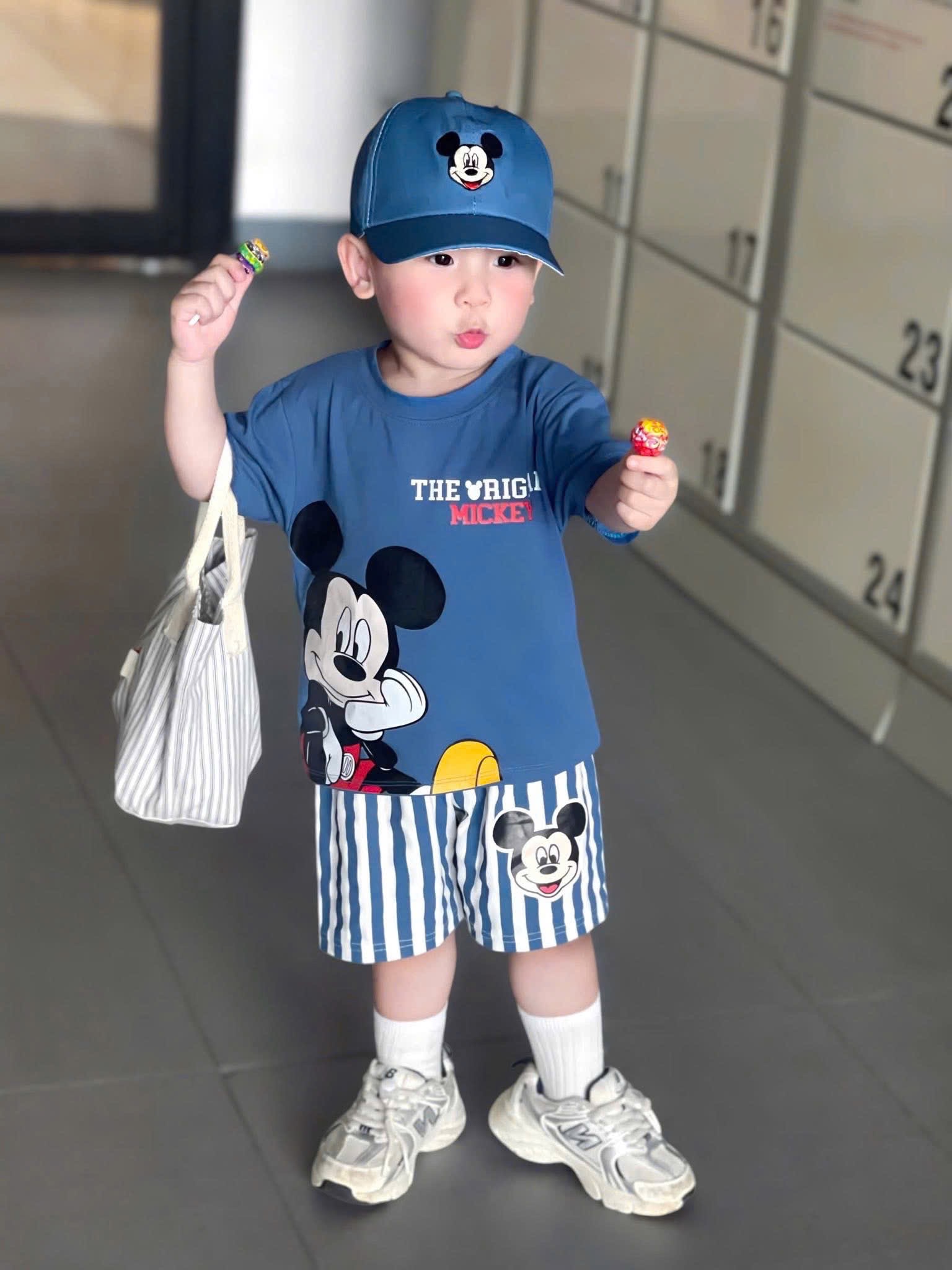 T645 - BỘ ĐÙI BÉ TRAI ÁO XANH MICKEY QUẦN SỌC KÈM MŨ