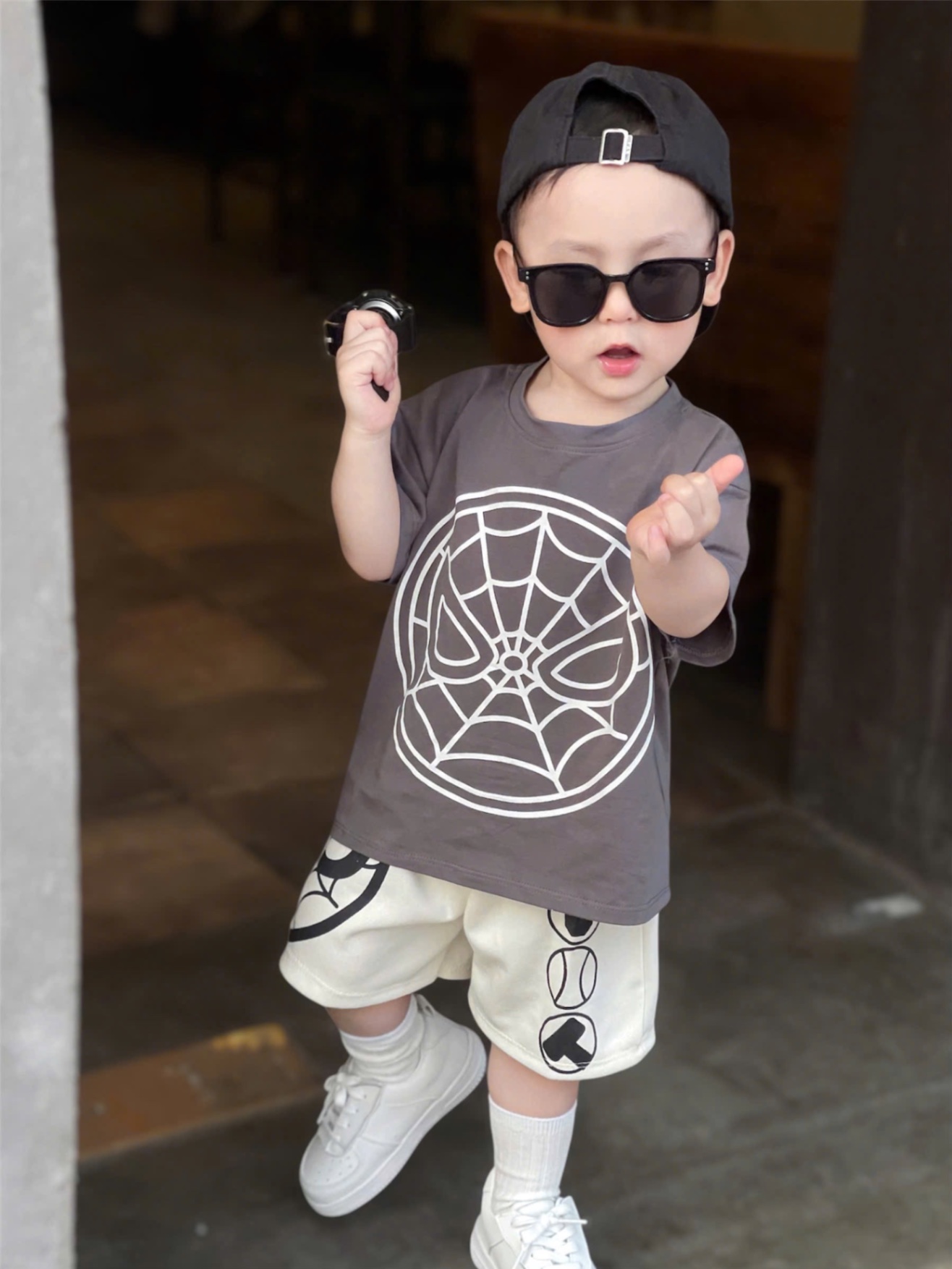 T649 - BỘ ĐÙI BÉ TRAI ÁO XÁM NHỆN TRẮNG QUẦN BE