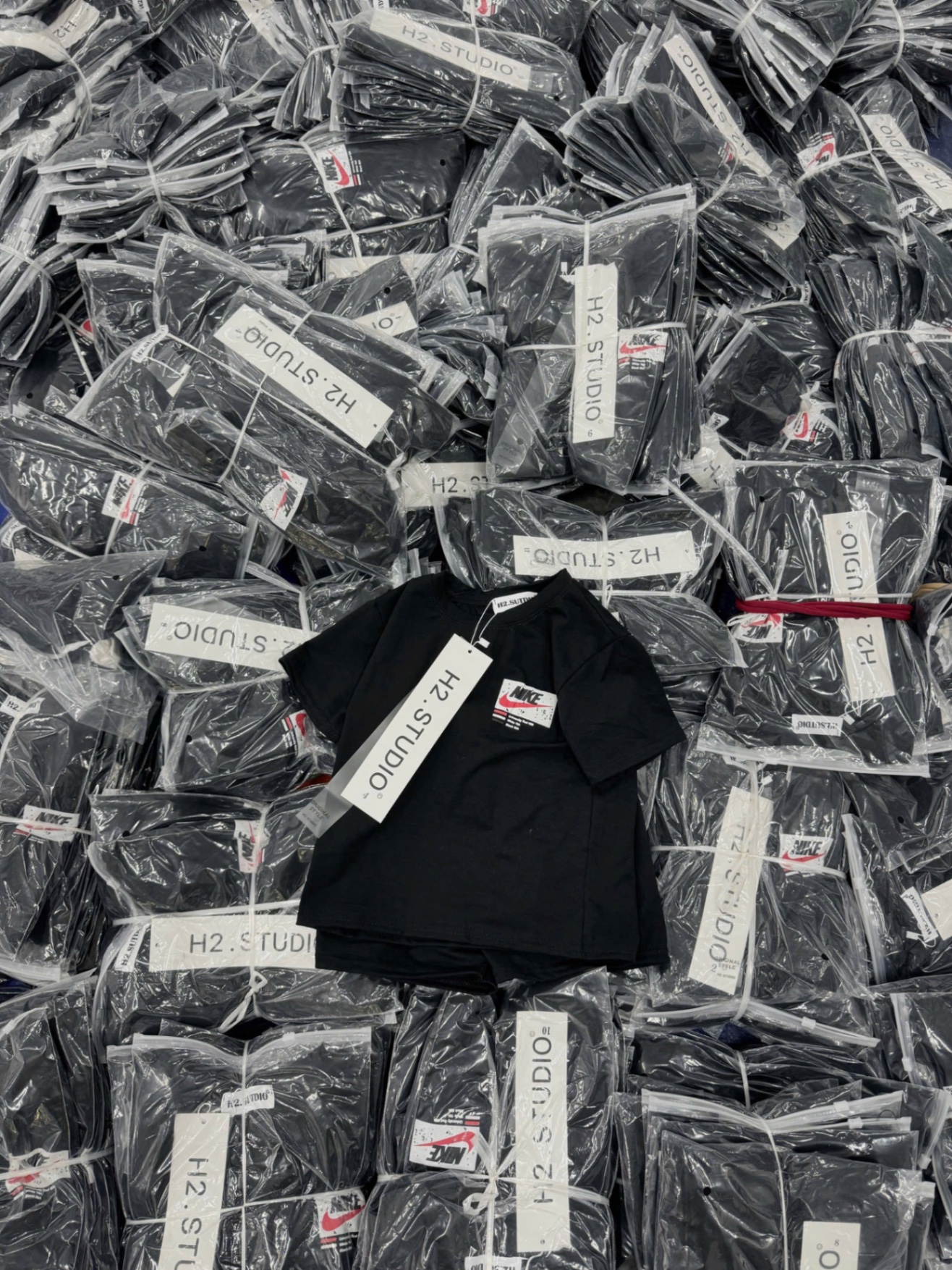 T651 - BỘ ĐÙI BÉ TRAI MÀU ĐEN NIKE