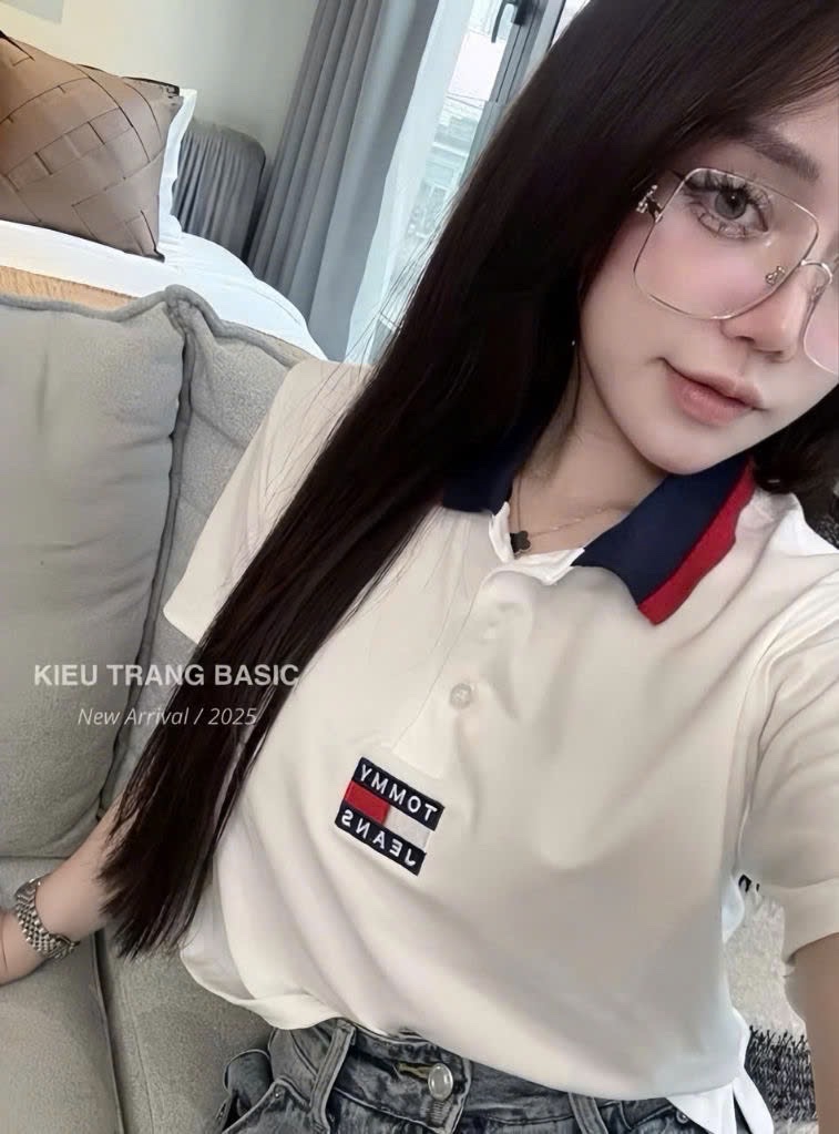 ANU217 - ÁO POLO NỮ TRẮNG TOMMY JEANS CỔ THAN ĐỎ
